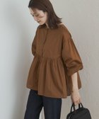 【アーバンリサーチ ドアーズ/URBAN RESEARCH DOORS】のコットンツイル2WAYギャザーブラウス 人気、トレンドファッション・服の通販 founy(ファニー) ファッション Fashion レディースファッション Fashion for Women トップス・カットソー Cut & Sew Tops シャツ・ブラウス・オフィスカジュアル Elegant Blouses & Button-Ups 2025年 2025 2025-2026秋冬・A/W Autumn/Winter 2025–26 AW25–26 冬 Winter / This Winter カーディガン Cardigan, Knitwear ギャザー Gathered, Ruffled ジャケット Jacket, Outerwear チュニック Tunic, Long Top A/W・秋冬 Autumn/Winter thumbnail ブラウン|ID: prp329100004653707 ipo3291000000033636974