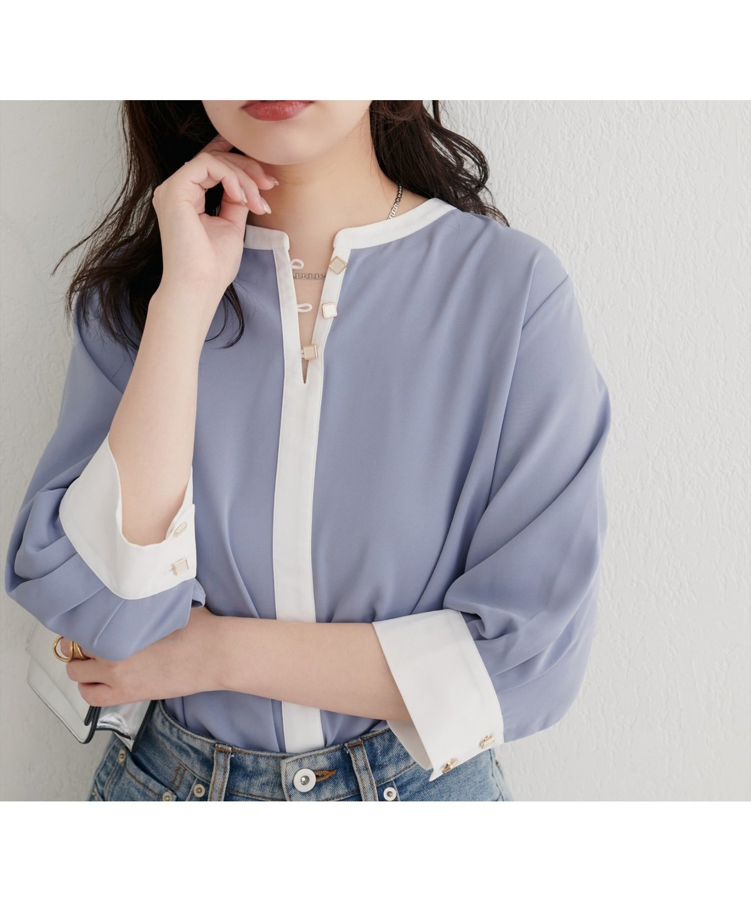 【ナチュラルクチュール/natural couture】の【WEB限定】スクエア釦配色7分袖ブラウス インテリア・キッズ・メンズ・レディースファッション・服の通販 founy(ファニー) 　ファッション　Fashion　レディースファッション　Fashion for Women　トップス・カットソー　Cut & Sew Tops　シャツ・ブラウス・オフィスカジュアル　Elegant Blouses & Button-Ups　アクセサリー　Fashion Accessories　カーディガン　Cardigan, Knitwear　クラシカル　Classical, Vintage-Inspired　ジャケット　Jacket, Outerwear　スクエア　Square, Square Shape　タイトスカート　Pencil Skirt, Tight Skirt　なめらか　Smooth, Silky Texture　パール　Pearl, Pearl Accent　ビジュー　Bijou, Jewel-like Accent　フェミニン　Feminine, Girly　フレア　Flare, Flared　おすすめ　Recommended / Our Picks　エレガント 上品　Elegant　2025年　2025　2025-2026秋冬・A/W　Autumn/Winter 2025–26 AW25–26　ブルー|ID: prp329100004653720 ipo3291000000033637136