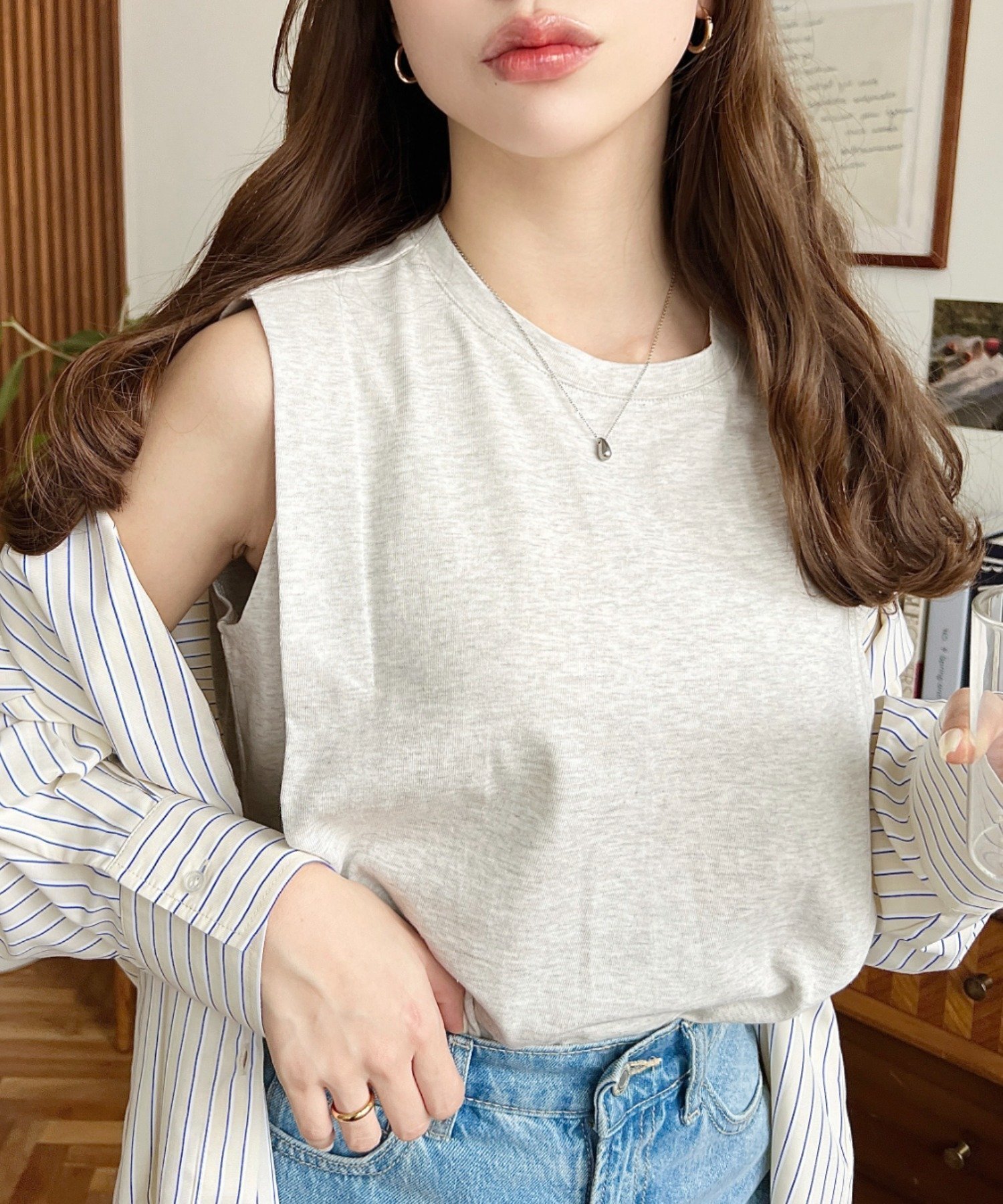 【モーメントプラス/moment+ / MEN】の綿100%天竺 無地 ボーダー ショルダータック ノースリーブ Tシャツ インテリア・キッズ・メンズ・レディースファッション・服の通販 founy(ファニー) 　ファッション　Fashion　メンズファッション　Fashion for Men　サンダル　Sandals, Summer Shoes　ショルダー　Shoulder, Shoulder Strap　シンプル　Simple, Minimal　スラックス　Slacks, Dress Pants　スリーブ　Sleeve, Long Sleeve / Short Sleeve　タンク　Tank Top, Sleeveless Top　デニム　Denim, Jeans Material　ノースリーブ　Sleeveless, No-Sleeve　フレンチ　French, French Style　ボトム　Bottoms, Lower Wear　ボーダー　Border, Stripe　マーメイド　Mermaid, Fishtail Silhouette　無地　Plain, Solid Color　ラウンド　Round, Round Neck　リネン　Linen, Linen Fabric　おすすめ　Recommended / Our Picks　エレガント 上品　Elegant　オートミール|ID: prp329100004653826 ipo3291000000033638240