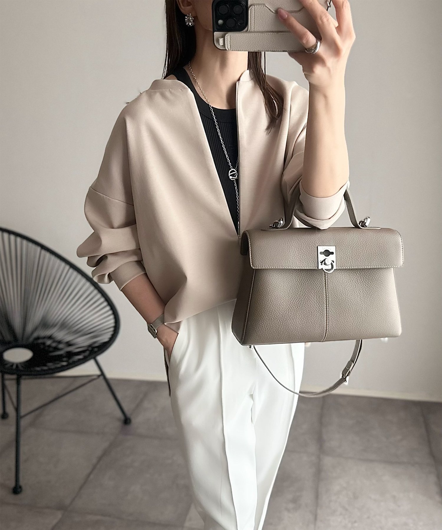 【スタイルドア/STYLEDOOR】のライトダンボールフロント2wayロングスリーブプルオーバー インテリア・キッズ・メンズ・レディースファッション・服の通販 founy(ファニー)  ファッション Fashion レディースファッション Fashion for Women トップス・カットソー Cut & Sew Tops カジュアルプルオーバー・ニットトップス Pullovers & Knit Tops / Casual Pullovers カットソー Cut and Sewn Top キャミソール Camisole, Spaghetti Strap Top シンプル Simple, Minimal スリット Slit, Slit Detail タンク Tank Top, Sleeveless Top デニム Denim, Jeans Material 長袖 Long Sleeve, Full Sleeve フロント Front, Front Design ボトム Bottoms, Lower Wear エレガント 上品 Elegant ライトベージュ|ID: prp329100004653870 ipo3291000000033895328