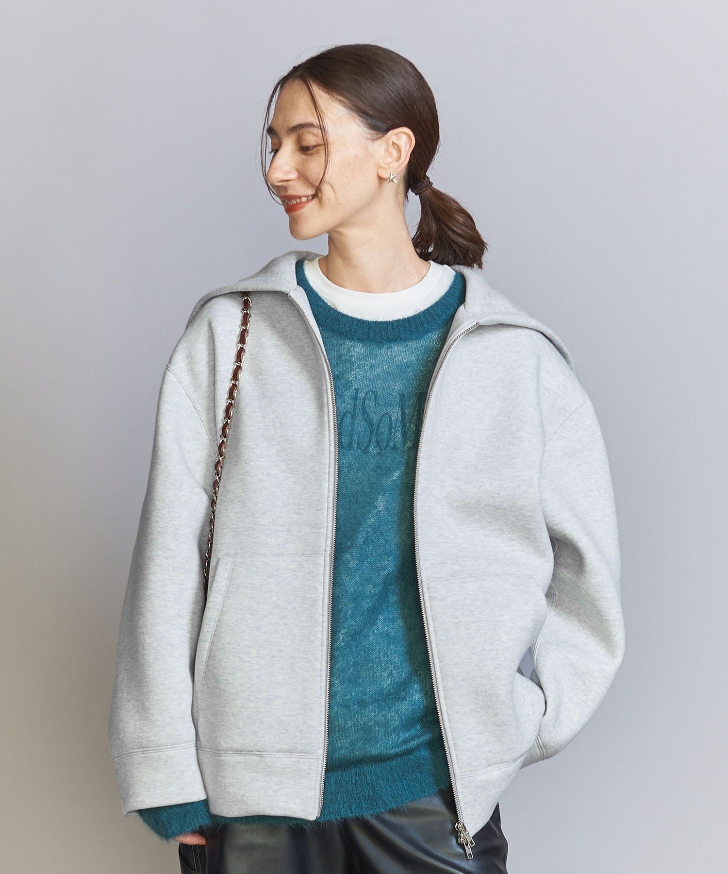 【ユナイテッドアローズ/UNITED ARROWS】のフロントジップ フーディーパーカー インテリア・キッズ・メンズ・レディースファッション・服の通販 founy(ファニー) 　ファッション　Fashion　レディースファッション　Fashion for Women　トップス・カットソー　Cut & Sew Tops　レディースパーカー・カジュアルフーディー　Casual Hoodies & Sweatshirts　インナー　Innerwear　秋　Autumn　シンプル　Simple, Minimal　ジップ　Zip, Zipper　なめらか　Smooth, Silky Texture　バランス　Balance, Style Balance　フォルム　Silhouette, Form　ボトム　Bottoms, Lower Wear　ポケット　Pocket, Pocket Detail　冬　Winter / This Winter　おすすめ　Recommended / Our Picks　LT.GRAY|ID: prp329100004653917 ipo3291000000033639275