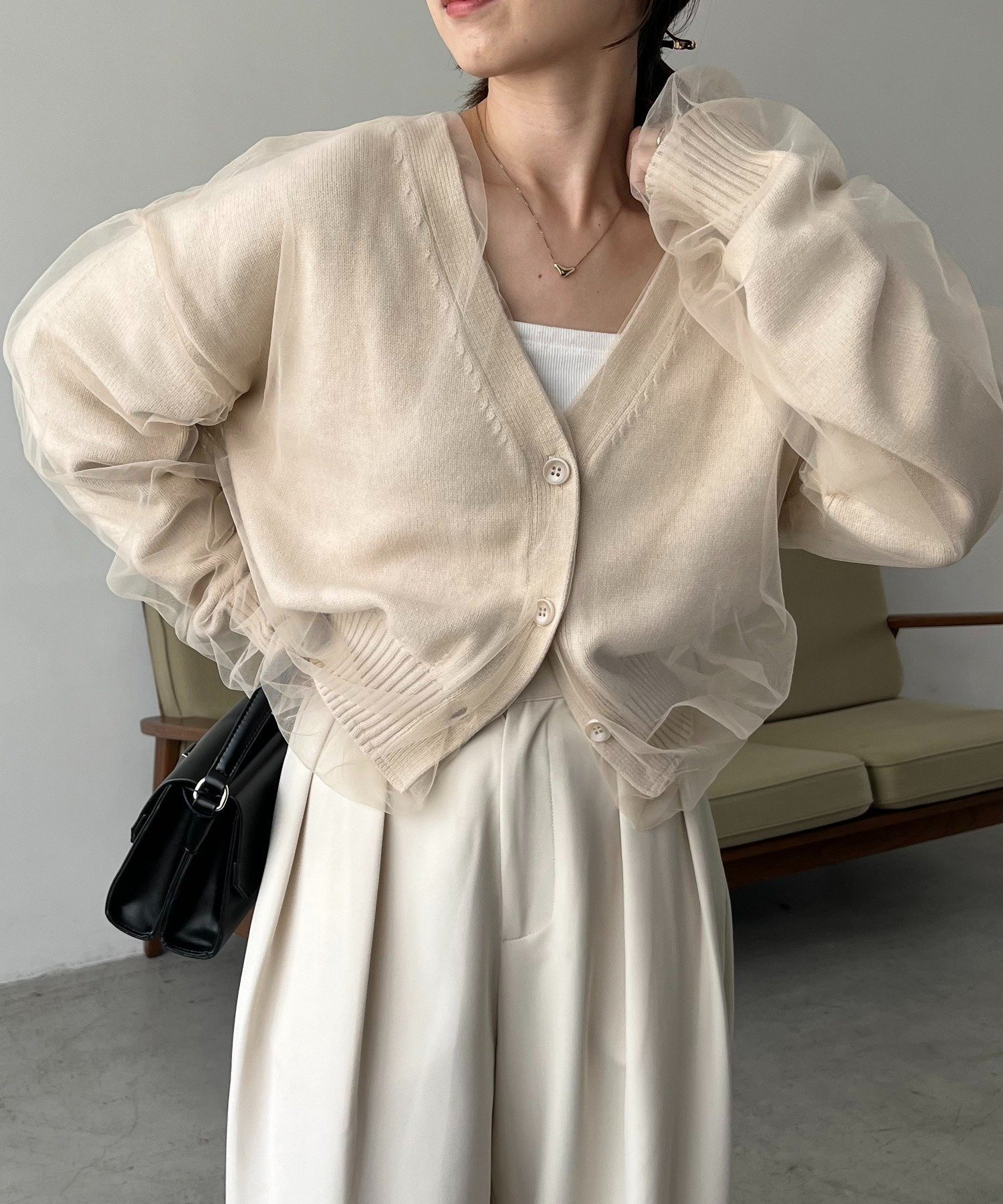 【カプリシューレマージュ/CAPRICIEUX LEMAGE】の【1枚で着映え】チュールレイヤードカーディガン インテリア・キッズ・メンズ・レディースファッション・服の通販 founy(ファニー) 　ファッション　Fashion　レディースファッション　Fashion for Women　トップス・カットソー　Cut & Sew Tops　カーディガン・羽織り　Layered Style Cardigans　カーディガン　Cardigan, Knitwear　ショート　Short, Short Length　チュール　Tulip, Tulip Motif　バイアス　Bias, Diagonal Cut　ボトム　Bottoms, Lower Wear　冬　Winter / This Winter　ベージュ|ID: prp329100004654019 ipo3291000000034831751