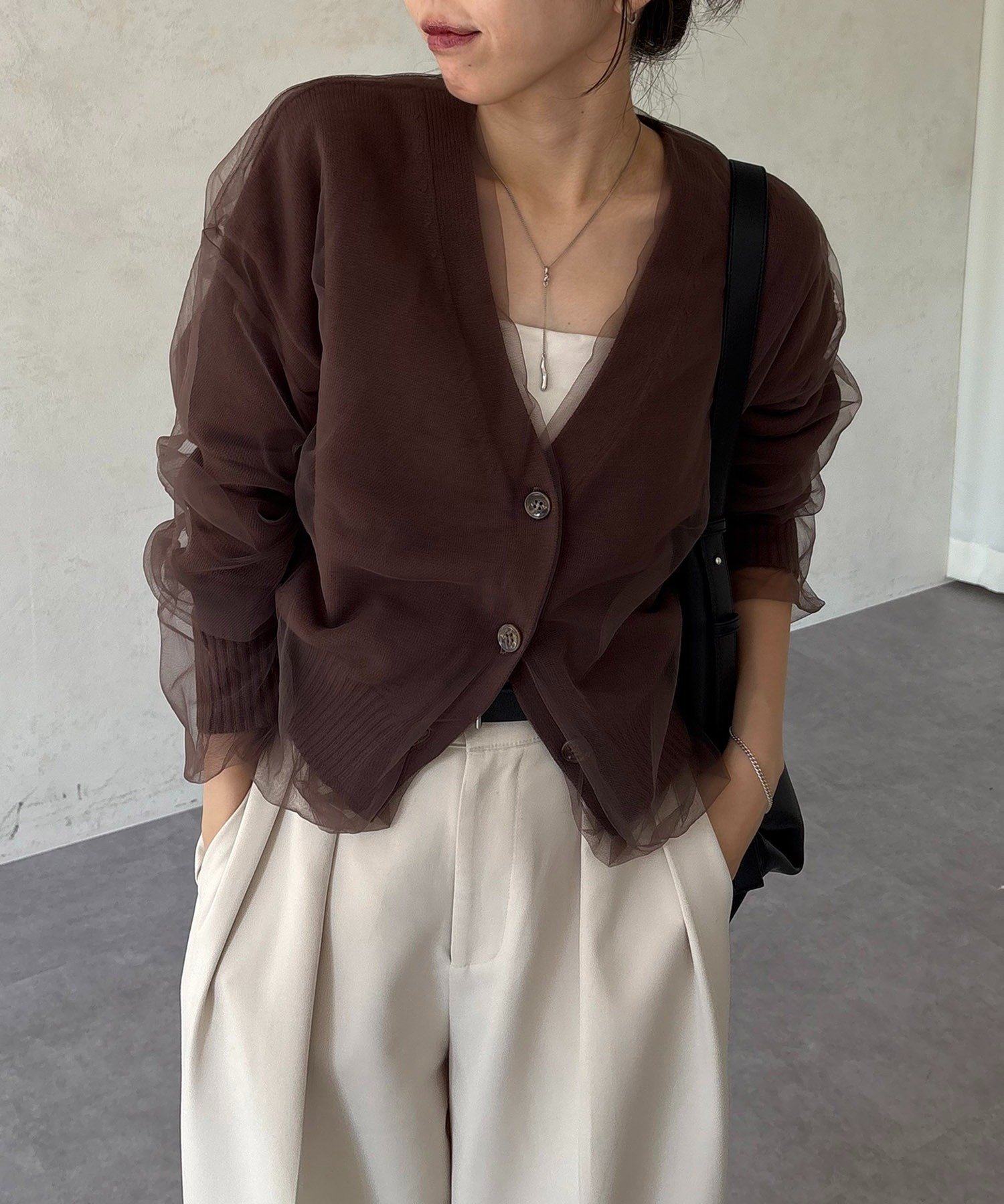 【カプリシューレマージュ/CAPRICIEUX LEMAGE】の【1枚で着映え】チュールレイヤードカーディガン インテリア・キッズ・メンズ・レディースファッション・服の通販 founy(ファニー) 　ファッション　Fashion　レディースファッション　Fashion for Women　トップス・カットソー　Cut & Sew Tops　カーディガン・羽織り　Layered Style Cardigans　カーディガン　Cardigan, Knitwear　ショート　Short, Short Length　チュール　Tulip, Tulip Motif　バイアス　Bias, Diagonal Cut　ボトム　Bottoms, Lower Wear　冬　Winter / This Winter　ブラウン|ID: prp329100004654019 ipo3291000000034831752