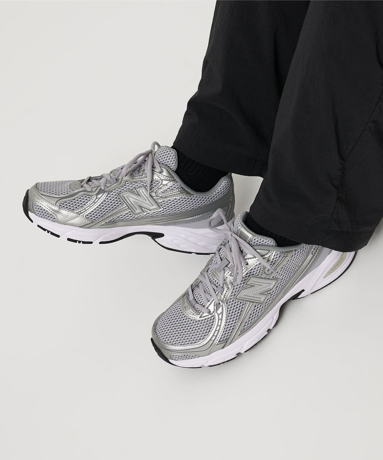 【ビューティ&ユース ユナイテッドアローズ/BEAUTY&YOUTH / UNITED ARROWS / MEN】のNew Balance U740 スニーカー インテリア・キッズ・メンズ・レディースファッション・服の通販 founy(ファニー) 　ファッション　Fashion　メンズファッション　Fashion for Men　シューズ・靴　Shoes　スニーカー / カジュアルにもスポーティにも　Sneakers & Trainers　クッション　Cushion, Throw Pillow　シューズ　Shoes, Footwear　スタイリッシュ　Stylish, Fashionable　スニーカー　Sneakers, Trainers　スラックス　Slacks, Dress Pants　セットアップ　Set-Up, Coordinated Outfit　バランス　Balance, Style Balance　フィット　Fit, Slim Fit　ランニング　Running, Running Wear, Activewear, Jogging　SILVER|ID: prp329100004654038 ipo3291000000033642521
