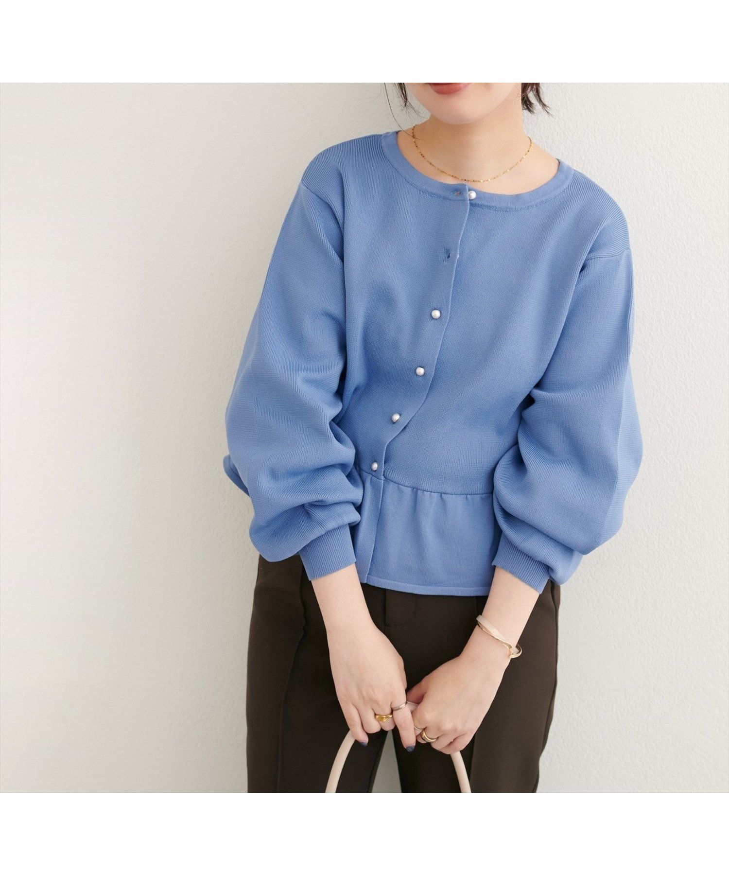 【ナチュラルクチュール/natural couture】の【WEB限定】裾フリルペプラムカーデ インテリア・キッズ・メンズ・レディースファッション・服の通販 founy(ファニー) 　ファッション　Fashion　レディースファッション　Fashion for Women　アクセサリー　Fashion Accessories　インナー　Innerwear　カットソー　Cut and Sewn Top　カーディガン　Cardigan, Knitwear　シューズ　Shoes, Footwear　シンプル　Simple, Minimal　スニーカー　Sneakers, Trainers　スリーブ　Sleeve, Long Sleeve / Short Sleeve　デニム　Denim, Jeans Material　トレンド　Trend, Trending Now　パール　Pearl, Pearl Accent　フェミニン　Feminine, Girly　フラット　Flat, Flat Shoes　フリル　Frill, Ruffle　フロント　Front, Front Design　ペプラム　Peplum, Flared Hem　リラックス　Relax, Relaxed Fit　再入荷　Restock / Back in Stock　おすすめ　Recommended / Our Picks　エレガント 上品　Elegant　2025年　2025　2025-2026秋冬・A/W　Autumn/Winter 2025–26 AW25–26　ブルー|ID: prp329100004654071 ipo3291000000034717005