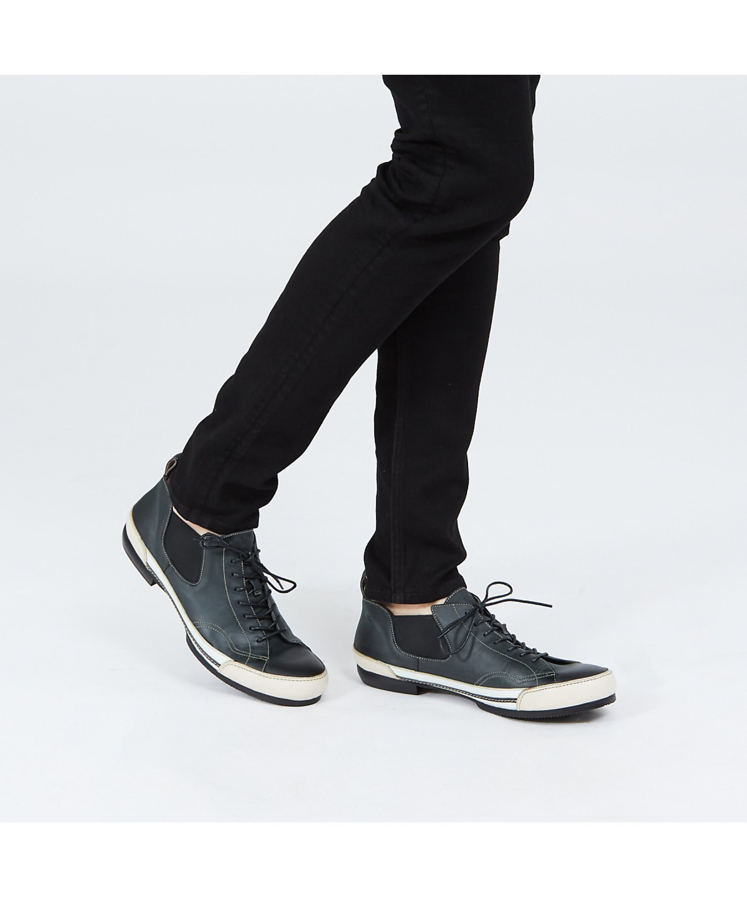 【アルフレッド バニスター/alfredoBANNISTER / MEN】の【一部店舗+WEB限定】ミドルカットレザースニーカー インテリア・キッズ・メンズ・レディースファッション・服の通販 founy(ファニー) 　ファッション　Fashion　メンズファッション　Fashion for Men　シューズ・靴　Shoes　スニーカー / カジュアルにもスポーティにも　Sneakers & Trainers　アウトレット　Outlet / Clearance　スニーカー　Sneakers, Trainers　ベーシック　Basic, Essential　ブラック|ID: prp329100004654076 ipo3291000000033643195