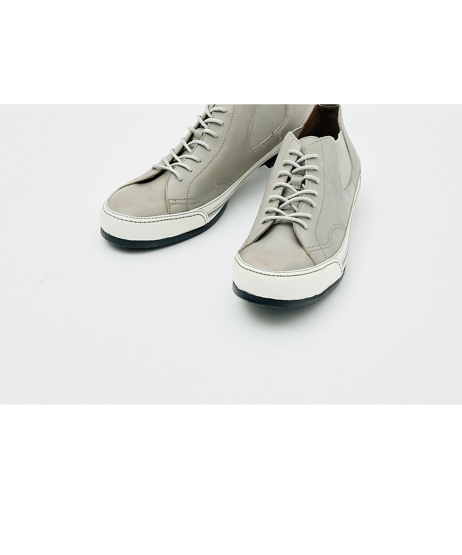 【アルフレッド バニスター/alfredoBANNISTER / MEN】の【一部店舗+WEB限定】ミドルカットレザースニーカー インテリア・キッズ・メンズ・レディースファッション・服の通販 founy(ファニー) 　ファッション　Fashion　メンズファッション　Fashion for Men　シューズ・靴　Shoes　スニーカー / カジュアルにもスポーティにも　Sneakers & Trainers　アウトレット　Outlet / Clearance　スニーカー　Sneakers, Trainers　ベーシック　Basic, Essential　ライトグレー|ID: prp329100004654076 ipo3291000000033643198