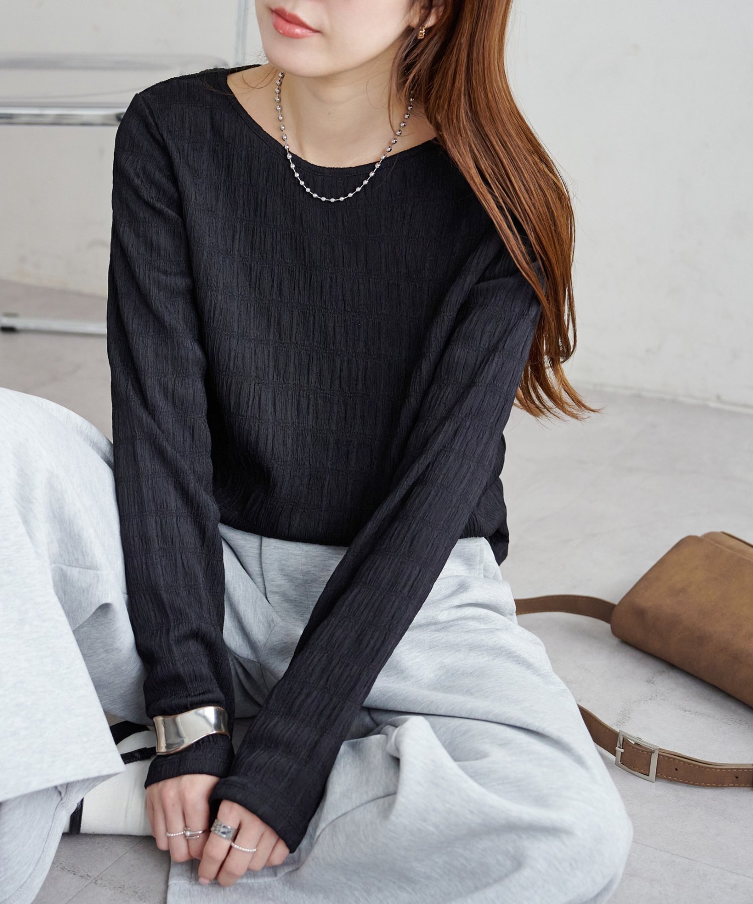 【ディスコート/Discoat】の生地シャーリングロングスリーブ インテリア・キッズ・メンズ・レディースファッション・服の通販 founy(ファニー) 　ファッション　Fashion　レディースファッション　Fashion for Women　アクセサリー　Fashion Accessories　コンパクト　Compact, Small Size　シャーリング　Shirring, Ruched　シンプル　Simple, Minimal　ベーシック　Basic, Essential　秋　Autumn　ブラック|ID: prp329100004654265 ipo3291000000033940869