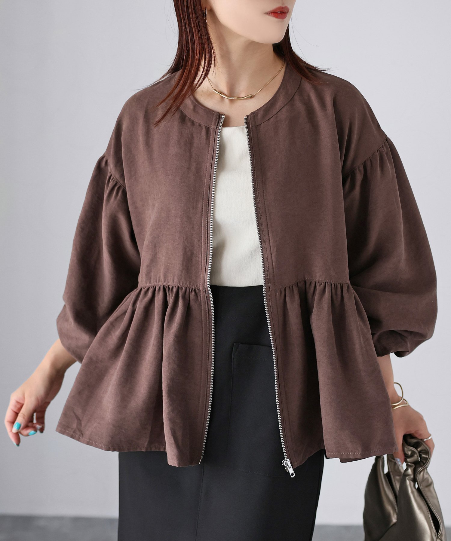 【リベリー/Riberry】のノーカラーペプラムスエードジャケット インテリア・キッズ・メンズ・レディースファッション・服の通販 founy(ファニー) 　ファッション　Fashion　レディースファッション　Fashion for Women　アウター　Coat / Outerwear Collection　レディースジャケット・軽アウター　Jackets　アクセサリー　Fashion Accessories　秋　Autumn　ガーリー　Girly, Feminine Style　ジャケット　Jacket, Outerwear　スリーブ　Sleeve, Long Sleeve / Short Sleeve　タートルネック　Turtleneck, High Neck　ダウン　Down, Puffer　デニム　Denim, Jeans Material　バランス　Balance, Style Balance　フェミニン　Feminine, Girly　フロント　Front, Front Design　ブルゾン　Blouson, Bomber Jacket　ペプラム　Peplum, Flared Hem　エレガント 上品　Elegant　ブラウン|ID: prp329100004654321 ipo3291000000033649739