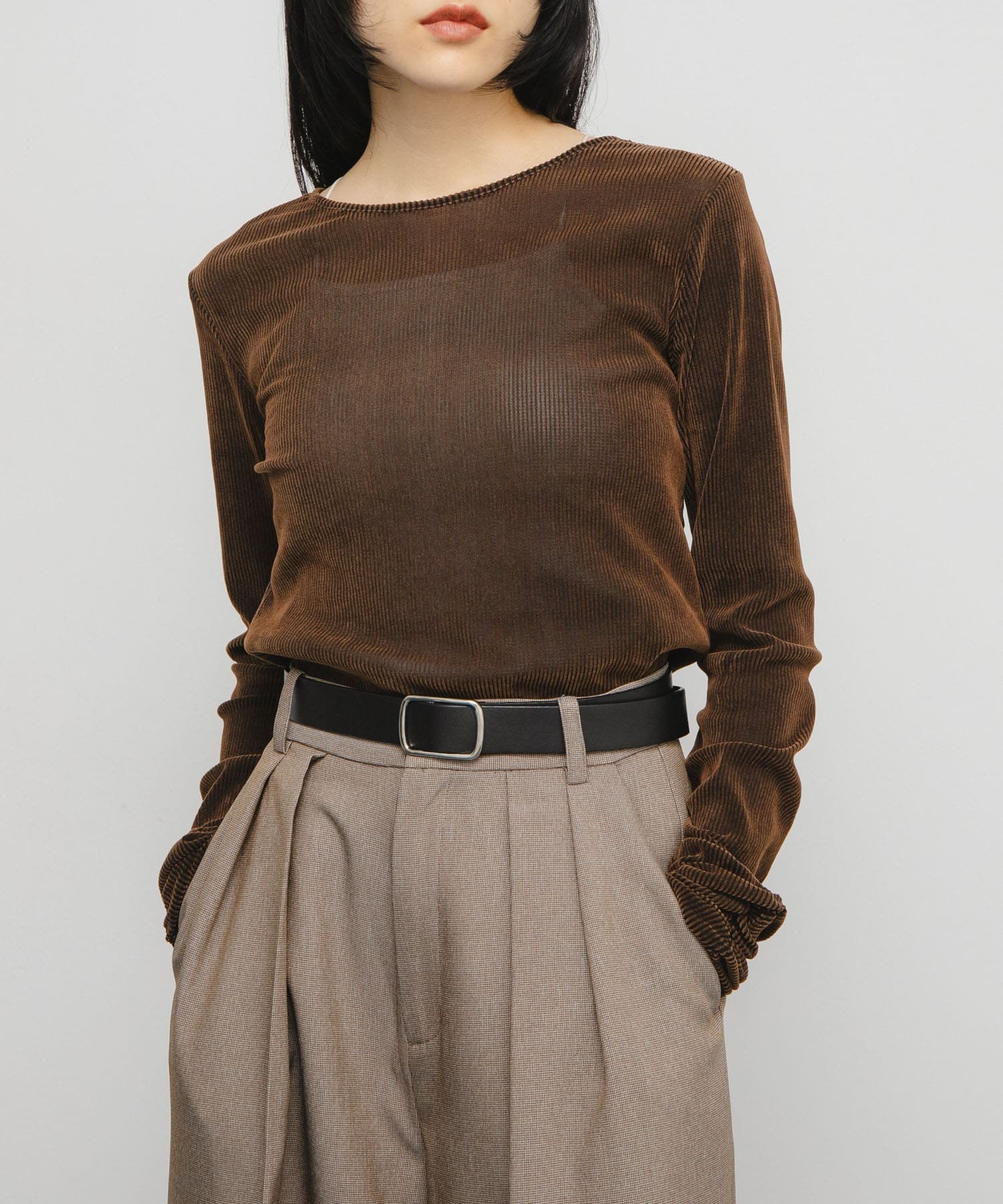 【ケービーエフ/KBF / URBAN RESEARCH】のシアーベロアシャーリングスリーブトップス 人気、トレンドファッション・服の通販 founy(ファニー) 　ファッション　Fashion　レディースファッション　Fashion for Women　トップス・カットソー　Cut & Sew Tops　ベロアトップス　Velour Tops / Velvet-Look Items　2025年　2025　2025-2026秋冬・A/W　Autumn/Winter 2025–26 AW25–26　冬　Winter / This Winter　インナー　Innerwear　クラシカル　Classical, Vintage-Inspired　シャーリング　Shirring, Ruched　A/W・秋冬　Autumn/Winter　 other-1|ID: prp329100004654365 ipo3291000000033974993