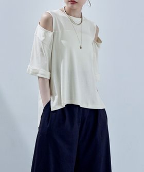 【ビーフラット/bflat】のショルダーオープンハーフスリーブT 人気、トレンドファッション・服の通販 founy(ファニー) ファッション Fashion レディースファッション Fashion for Women スリット Slit, Slit Detail ダウン Down, Puffer ビッグ Big, Oversized ベーシック Basic, Essential |ID:prp329100004655513