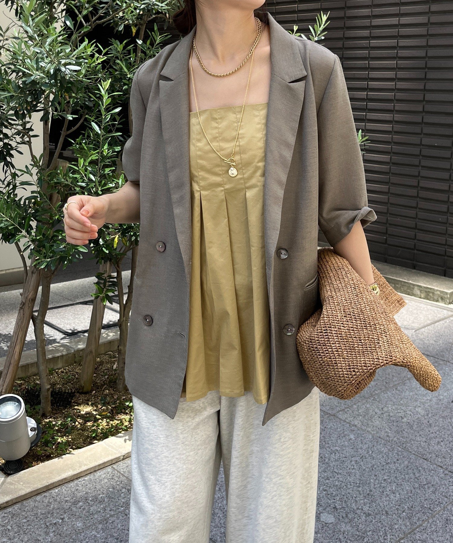 【ドゥドゥ/DouDou】の【ウォッシャブル】5分袖シアーダブルジャケット インテリア・キッズ・メンズ・レディースファッション・服の通販 founy(ファニー) 　ファッション　Fashion　レディースファッション　Fashion for Women　アウター　Coat / Outerwear Collection　レディースジャケット・軽アウター　Jackets　2024年　2024　2024春夏・S/S　Spring/Summer 2024 SS24　ウォッシャブル　Machine Washable　シアー　Sheer, See-Through　ジャケット　Jacket, Outerwear　バランス　Balance, Style Balance　メッシュ　Mesh, Net Fabric　エレガント 上品　Elegant　再入荷　Restock / Back in Stock　夏　Summer　S/S・春夏　SS, Spring/Summer, Warm Season　雑誌　Magazine, Fashion Magazine　グレージュ|ID: prp329100004655672 ipo3291000000033673191