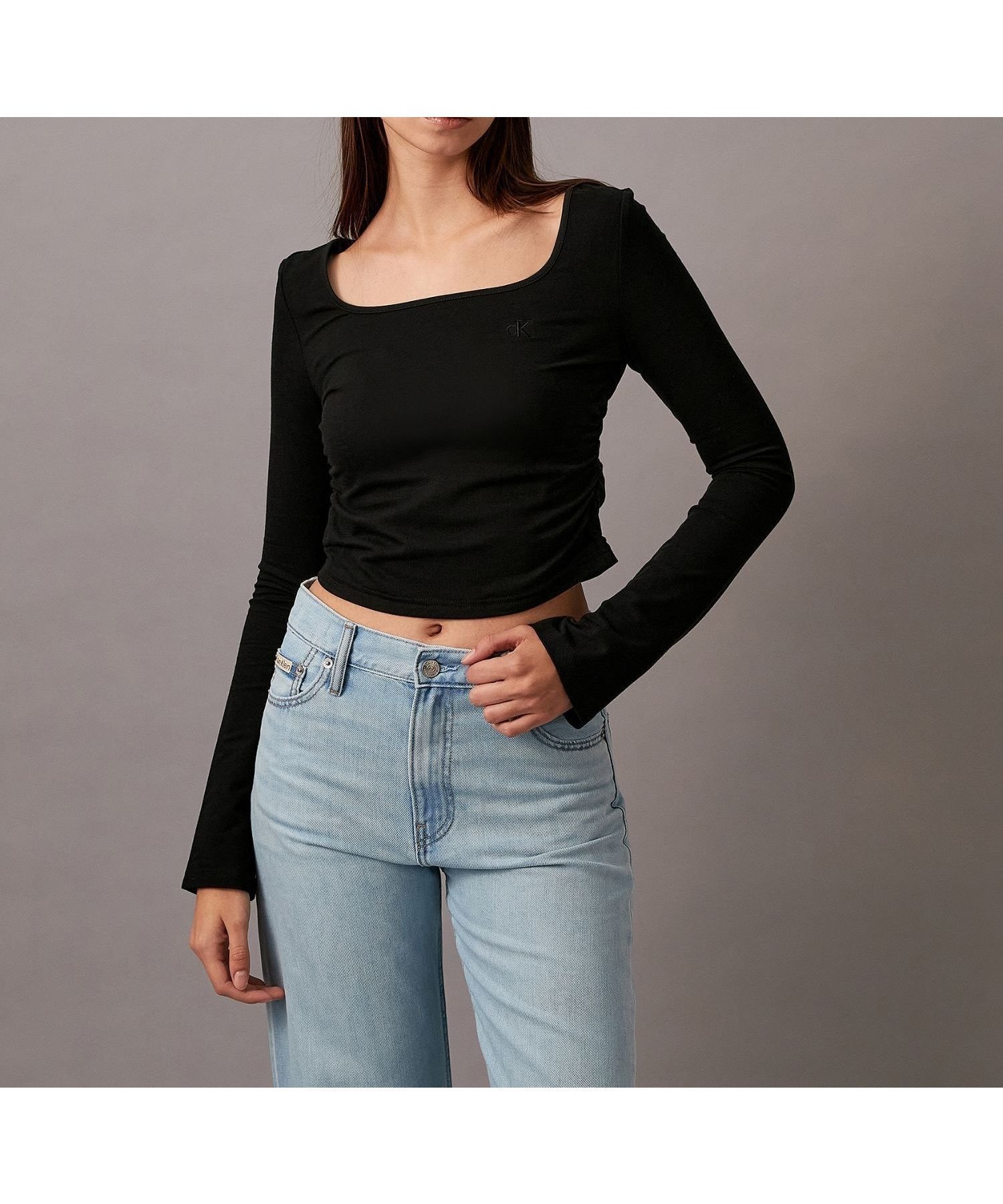 【カルバンクライン/Calvin Klein】のCalvin Klein Jeans/【公式ショップ】 カルバンクライン スクエアネックロングスリーブプルオーバー Calvin Klein Jeans J225097 インテリア・キッズ・メンズ・レディースファッション・服の通販 founy(ファニー) 　ファッション　Fashion　レディースファッション　Fashion for Women　トップス・カットソー　Cut & Sew Tops　カジュアルプルオーバー・ニットトップス　Pullovers & Knit Tops / Casual Pullovers　クロップド　Cropped, Short Length　スクエア　Square, Square Shape　デコルテ　Décolleté, Neckline　トレンド　Trend, Trending Now　バランス　Balance, Style Balance　フィット　Fit, Slim Fit　Ck Black|ID: prp329100004655811 ipo3291000000033674599