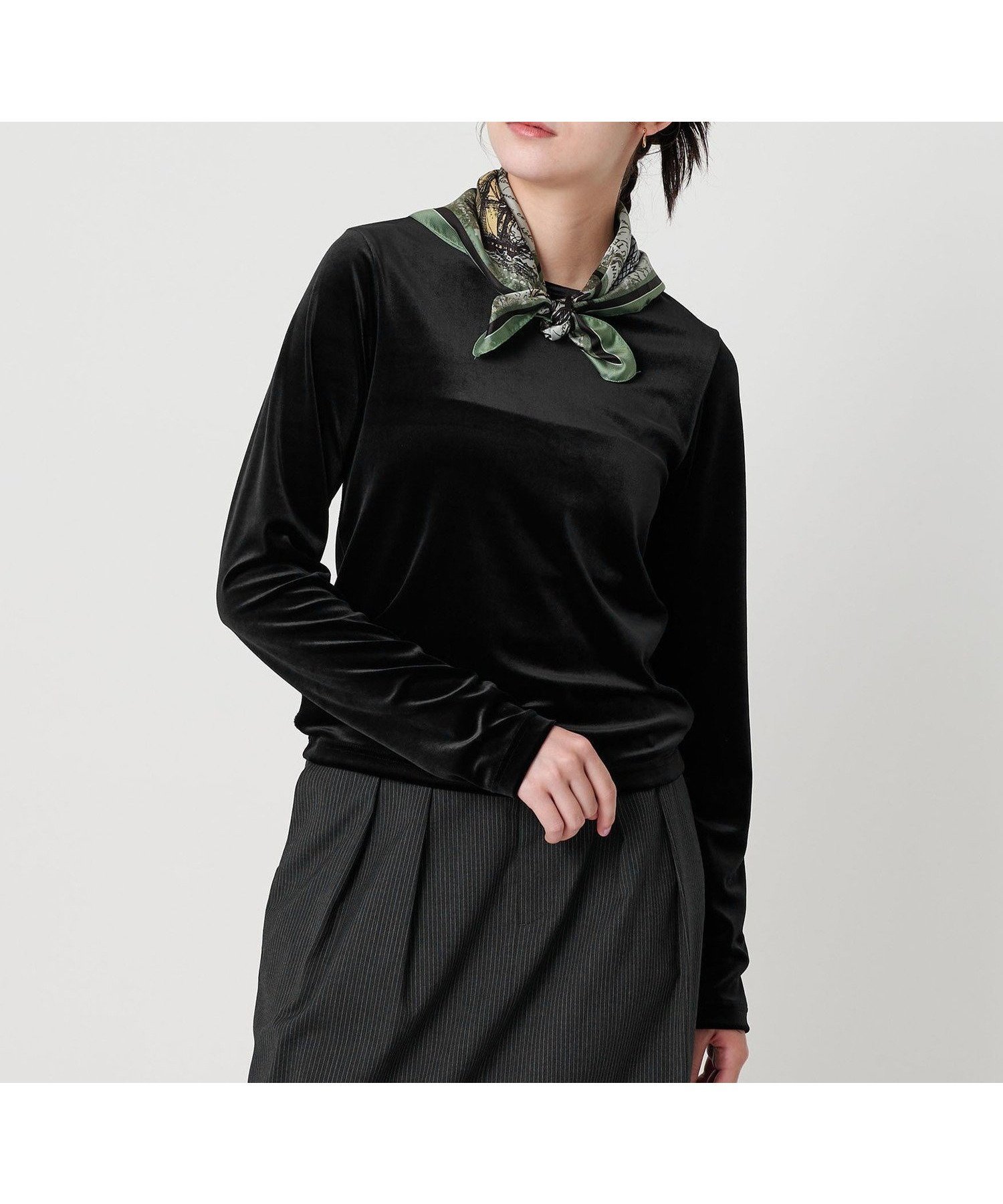 【ビューティ&ユース ユナイテッドアローズ/BEAUTY&YOUTH / UNITED ARROWS】のポリエステルブレンド ベロアロングスリーブ Tシャツ インテリア・キッズ・メンズ・レディースファッション・服の通販 founy(ファニー) 　ファッション　Fashion　レディースファッション　Fashion for Women　トップス・カットソー　Cut & Sew Tops　シャツ・ブラウス・オフィスカジュアル　Elegant Blouses & Button-Ups　ロングTシャツ・Tシャツ　Longline T-Shirts & Tees　ベロアトップス　Velour Tops / Velvet-Look Items　インナー　Innerwear　コンパクト　Compact, Small Size　サロペット　Overalls, Salopette　ジャケット　Jacket, Outerwear　スラックス　Slacks, Dress Pants　デニム　Denim, Jeans Material　長袖　Long Sleeve, Full Sleeve　ベスト　Vest, Waistcoat　ベロア　Velour, Soft Velvet　ボトム　Bottoms, Lower Wear　エレガント 上品　Elegant　BLACK|ID: prp329100004656195 ipo3291000000034368447