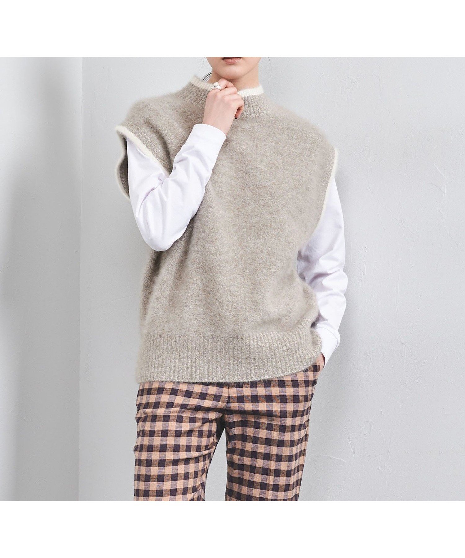 【ユナイテッドアローズ/UNITED ARROWS】のフォックスカシミヤ ニットベスト インテリア・キッズ・メンズ・レディースファッション・服の通販 founy(ファニー) 　ファッション　Fashion　レディースファッション　Fashion for Women　アウター　Coat / Outerwear Collection　トップス・カットソー　Cut & Sew Tops　ニット　Knit Tops & Sweaters　ベスト&ジレ / 重ね着スタイル　Vests & Gilets　インナー　Innerwear　秋　Autumn　カットソー　Cut and Sewn Top　カーディガン　Cardigan, Knitwear　軽量　Lightweight, Ultra Light　ジャカード／ジャガード　Jacquard, Woven Pattern　ノースリーブ　Sleeveless, No-Sleeve　長袖　Long Sleeve, Full Sleeve　ハイネック　High Neck, Mock Neck　フォックス　Fox, Fox Fur　ブラウジング　Blouson Silhouette, Cinched Waist　ベスト　Vest, Waistcoat　ミドル　Middle Length, Mid Height　無地　Plain, Solid Color　ロング　Long, Long-Length　おすすめ　Recommended / Our Picks　その他2|ID: prp329100004656315 ipo3291000000033679843