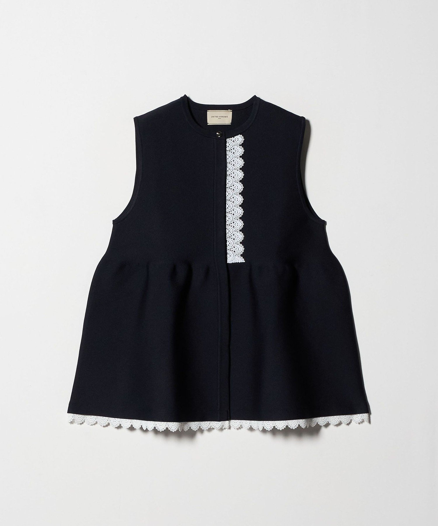 【ユナイテッドアローズ/UNITED ARROWS】のレース ペプラム ニットベスト -ウォッシャブル- インテリア・キッズ・メンズ・レディースファッション・服の通販 founy(ファニー) 　ファッション　Fashion　レディースファッション　Fashion for Women　アウター　Coat / Outerwear Collection　トップス・カットソー　Cut & Sew Tops　ニット　Knit Tops & Sweaters　ベスト&ジレ / 重ね着スタイル　Vests & Gilets　おすすめ　Recommended / Our Picks　インナー　Innerwear　ウォッシャブル　Machine Washable　カットソー　Cut and Sewn Top　フロント　Front, Front Design　ベスト　Vest, Waistcoat　ペプラム　Peplum, Flared Hem　ミラノリブ　Milano Rib, Milano Stitch　メタル　Metal, Metal Parts　レース　Lace, Lace Fabric　NAVY|ID: prp329100004656379 ipo3291000000033680394