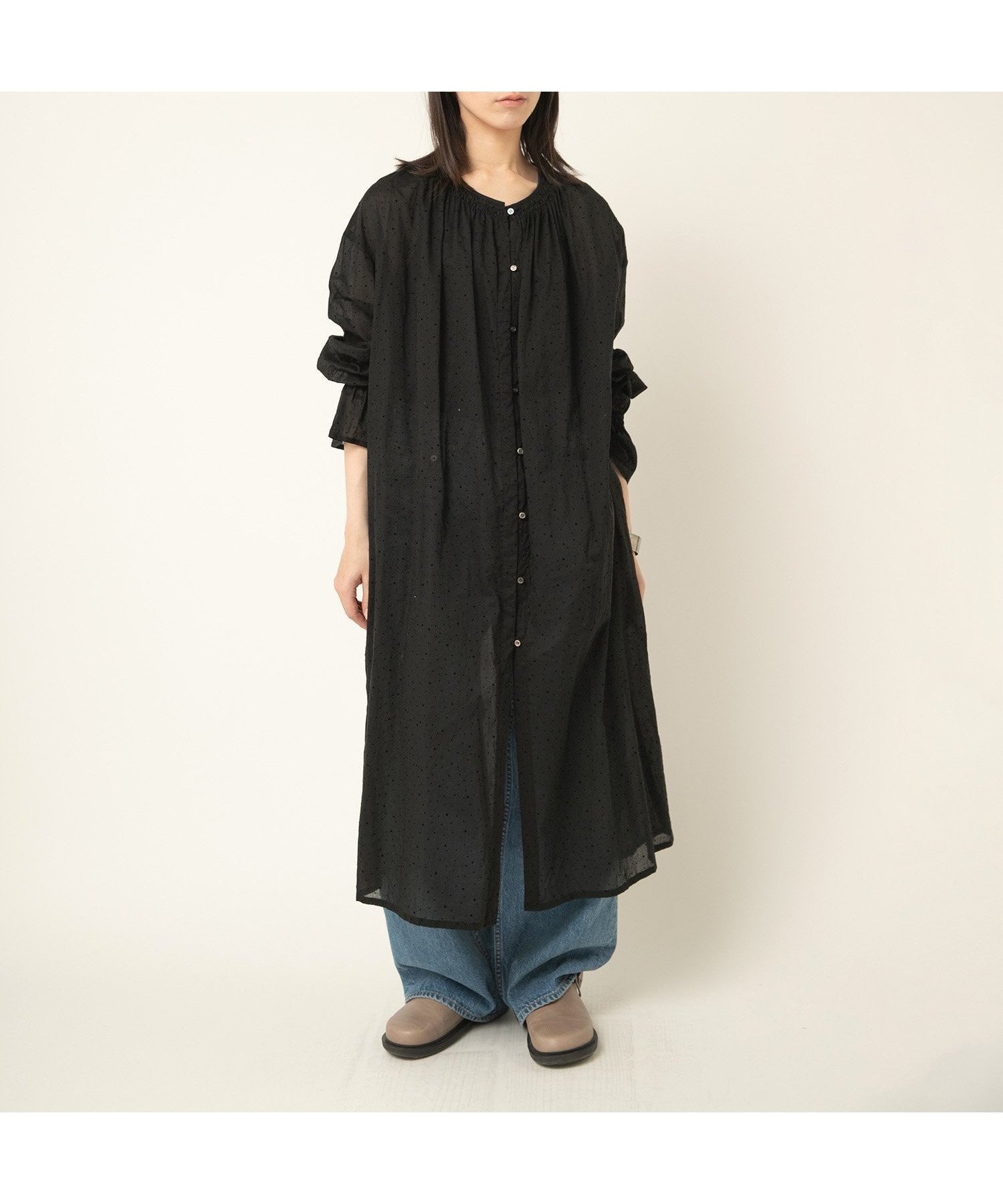 【アールエヌエーエヌ/RNA-N】のD1680 フロッキーランダムドットワンピース 人気、トレンドファッション・服の通販 founy(ファニー) 　ファッション　Fashion　レディースファッション　Fashion for Women　ワンピース　Dresses　スカーフ　Scarf, Neckwear　トレンド　Trend, Trending Now　ドット　Polka Dot, Dot Pattern　バランス　Balance, Style Balance　フリル　Frill, Ruffle　ボトム　Bottoms, Lower Wear　ランダム　Random, Irregular　レース　Lace, Lace Fabric　羽織　Haori, Light Jacket　 other-1|ID: prp329100004657947 ipo3291000000033880780