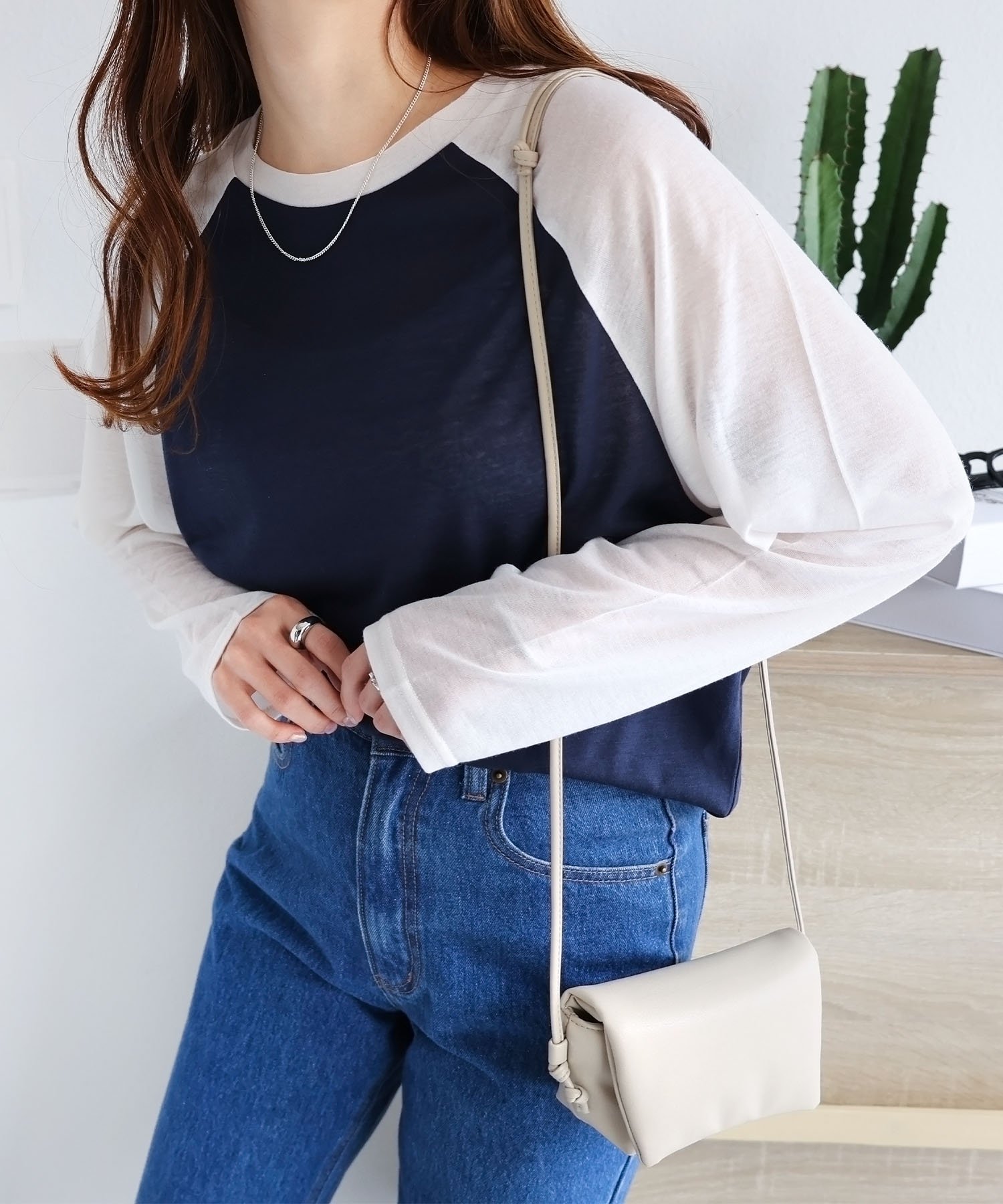 【アンドミー/andme】のシアー 天竺 オーバーサイズ 配色 ラグラン 長袖 トップス 人気、トレンドファッション・服の通販 founy(ファニー) 　ファッション　Fashion　レディースファッション　Fashion for Women　トップス・カットソー　Cut & Sew Tops　おすすめ　Recommended / Our Picks　インナー　Innerwear　シアー　Sheer, See-Through　ショルダー　Shoulder, Shoulder Strap　バランス　Balance, Style Balance　フェミニン　Feminine, Girly　長袖　Long Sleeve, Full Sleeve　 other-1|ID: prp329100004658016 ipo3291000000033699080