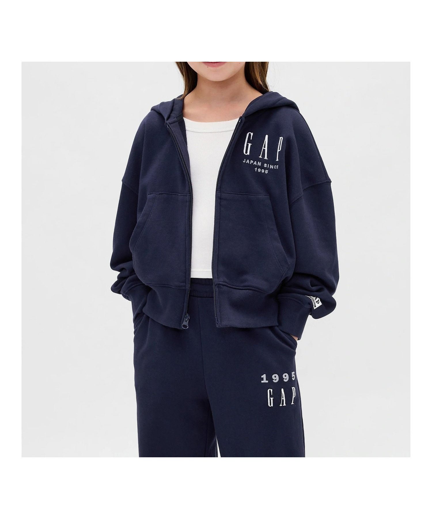 【ギャップ/GAP / KIDS】の30th アニバーサリー フレンチテリー GAPロゴ ジップアップパーカー (キッズ) インテリア・キッズ・メンズ・レディースファッション・服の通販 founy(ファニー) 　ファッション　Fashion　キッズファッション　Fashion for Kids　エンブロイダリー　Embroidery Design　フレンチ　French, French Style　プリント　Print, Printed Pattern　NAVY_UNIFORM|ID: prp329100004658111 ipo3291000000033903365