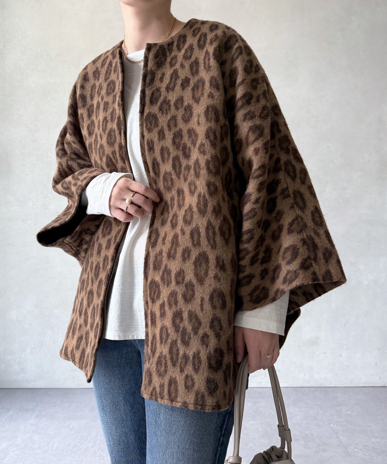 【ビアズリー/BEARDSLEY】のウールポンチョコート インテリア・キッズ・メンズ・レディースファッション・服の通販 founy(ファニー) 　ファッション　Fashion　レディースファッション　Fashion for Women　アウター　Coat / Outerwear Collection　コート・ロングコート・ピーコート　Long Coats, Peacoats & More　ポンチョ・ケープコート　Ponchos & Capes　アクリル　Acrylic Material　シンプル　Simple, Minimal　人気　Popular, Best Seller　ベーシック　Basic, Essential　ポケット　Pocket, Pocket Detail　ポンチョ　Poncho, Cape Style　無地　Plain, Solid Color　レオパード　Leopard, Animal Print　再入荷　Restock / Back in Stock　ブラウン|ID: prp329100004658330 ipo3291000000034506228