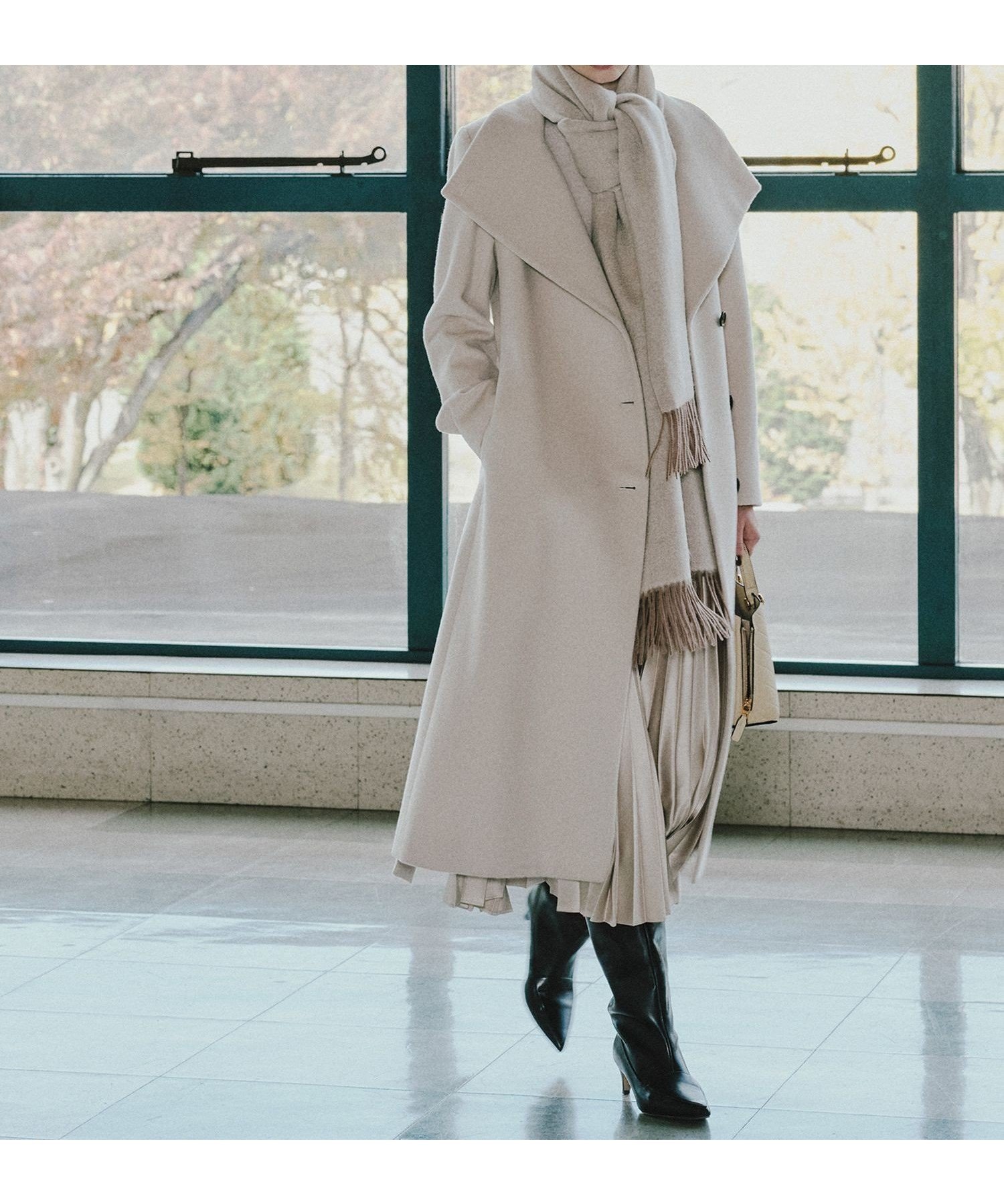 【ロペ/ROPE'】のプレミアムカシミヤ ロングコート【逸品・マルチWAY】【25AW】 インテリア・キッズ・メンズ・レディースファッション・服の通販 founy(ファニー) 　ファッション　Fashion　レディースファッション　Fashion for Women　アウター　Coat / Outerwear Collection　コート・ロングコート・ピーコート　Long Coats, Peacoats & More　エレガント 上品　Elegant　クラシカル　Classical, Vintage-Inspired　ジャケット　Jacket, Outerwear　スタンド　Stand Collar, Upright Stand　タイトスカート　Pencil Skirt, Tight Skirt　ダブル　Double, Double-Breasted　デコルテ　Décolleté, Neckline　トライアングル　Triangle, Triangular Shape　定番　Standard, Basic Item　プレミアム　Premium, High-End　ポケット　Pocket, Pocket Detail　防寒　Cold Protection, Winter-Ready　ロング　Long, Long-Length　冬　Winter / This Winter　A/W・秋冬　Autumn/Winter　おすすめ　Recommended / Our Picks　セレモニー　Ceremony　ビジネス 仕事 通勤　Business / Work / Commuting　2025年　2025　2025-2026秋冬・A/W　Autumn/Winter 2025–26 AW25–26　オフホワイト(15)|ID: prp329100004658336 ipo3291000000034946558