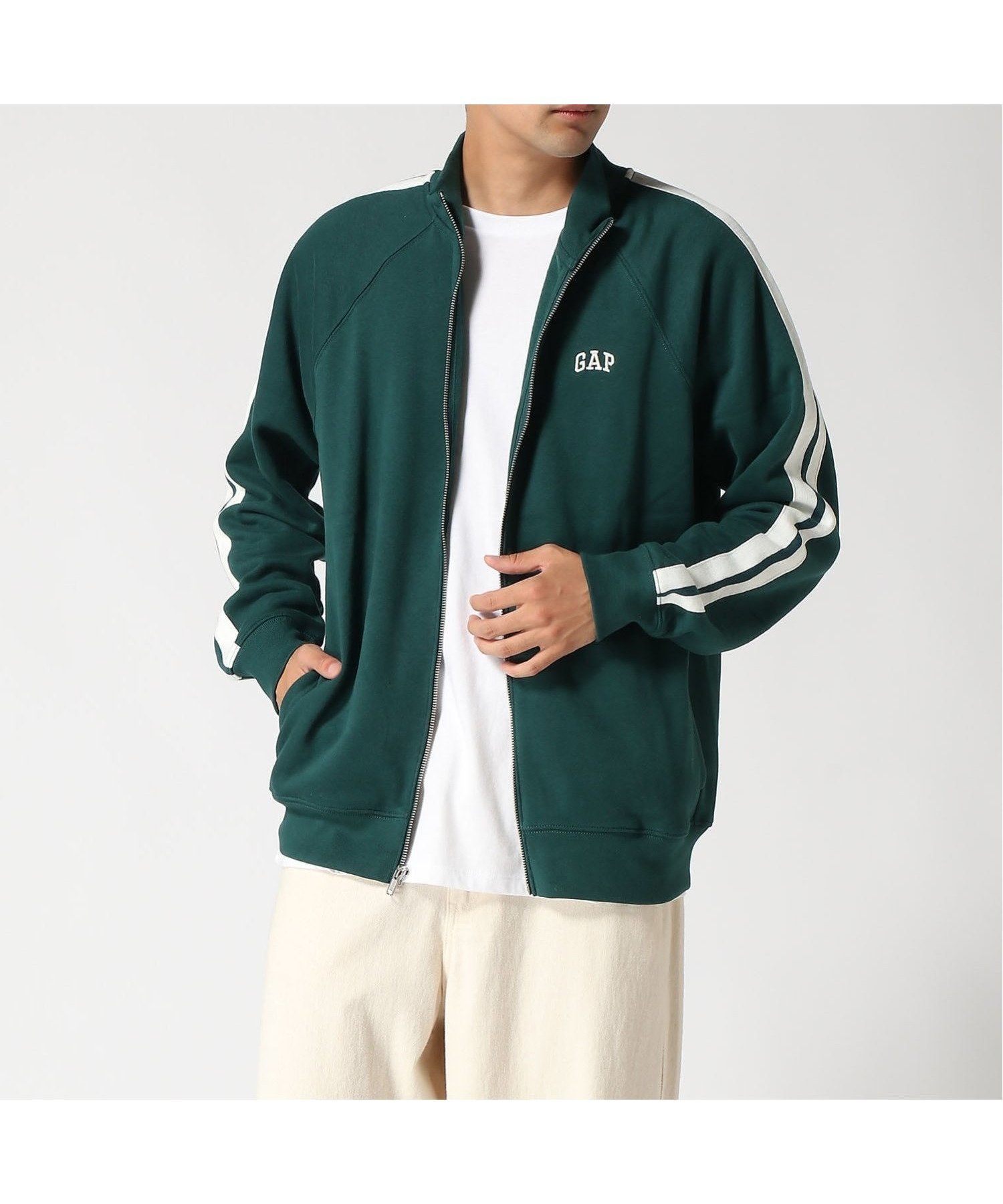 【ギャップ/GAP】のヴィンテージソフト トラックジャケット インテリア・キッズ・メンズ・レディースファッション・服の通販 founy(ファニー) 　ファッション　Fashion　レディースファッション　Fashion for Women　アウター　Coat / Outerwear Collection　レディースジャケット・軽アウター　Jackets　ジャケット　Jacket, Outerwear　ストレート　Straight, Straight Cut　長袖　Long Sleeve, Full Sleeve　フィット　Fit, Slim Fit　フロント　Front, Front Design　モックネック　Mock Neck, Short Turtleneck　リラックス　Relax, Relaxed Fit　おすすめ　Recommended / Our Picks　FAST_TROPICAL_GREEN|ID: prp329100004658409 ipo3291000000033968185