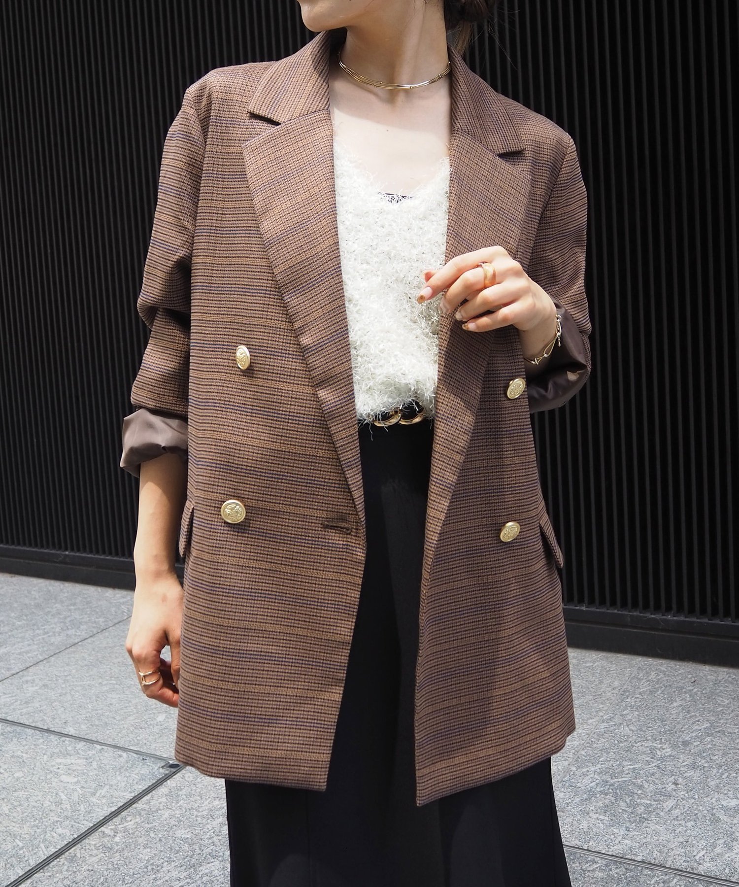 【ゼヴォン/Thevon】のGOLDボタンテーラードジャケット インテリア・キッズ・メンズ・レディースファッション・服の通販 founy(ファニー) 　ファッション　Fashion　レディースファッション　Fashion for Women　アウター　Coat / Outerwear Collection　レディースジャケット・軽アウター　Jackets　テーラードジャケット / 通勤・きれいめスタイル　Tailored Jackets & Blazers　2025年　2025　2025-2026秋冬・A/W　Autumn/Winter 2025–26 AW25–26　ジャケット　Jacket, Outerwear　スタイリッシュ　Stylish, Fashionable　ストライプ　Stripe, Striped Pattern　スラックス　Slacks, Dress Pants　デニム　Denim, Jeans Material　エレガント 上品　Elegant　定番　Standard, Basic Item　春　Spring　羽織　Haori, Light Jacket　ブラウン|ID: prp329100004658413 ipo3291000000033713399