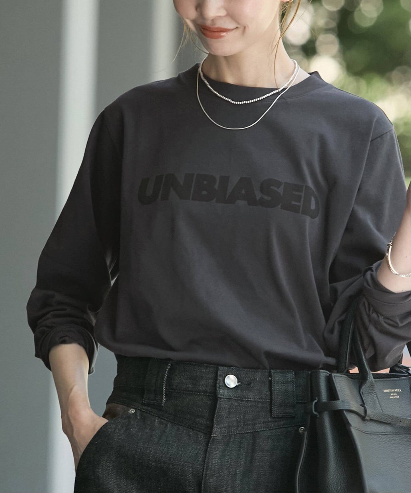 【ジャーナルスタンダード/JOURNAL STANDARD】の《追加 》UNBIASEDロングスリーブ Tシャツ インテリア・キッズ・メンズ・レディースファッション・服の通販 founy(ファニー) 　ファッション　Fashion　レディースファッション　Fashion for Women　トップス・カットソー　Cut & Sew Tops　シャツ・ブラウス・オフィスカジュアル　Elegant Blouses & Button-Ups　ロングTシャツ・Tシャツ　Longline T-Shirts & Tees　2025年　2025　2025-2026秋冬・A/W　Autumn/Winter 2025–26 AW25–26　スリーブ　Sleeve, Long Sleeve / Short Sleeve　ロング　Long, Long-Length　ブラック A|ID: prp329100004659184 ipo3291000000033720488