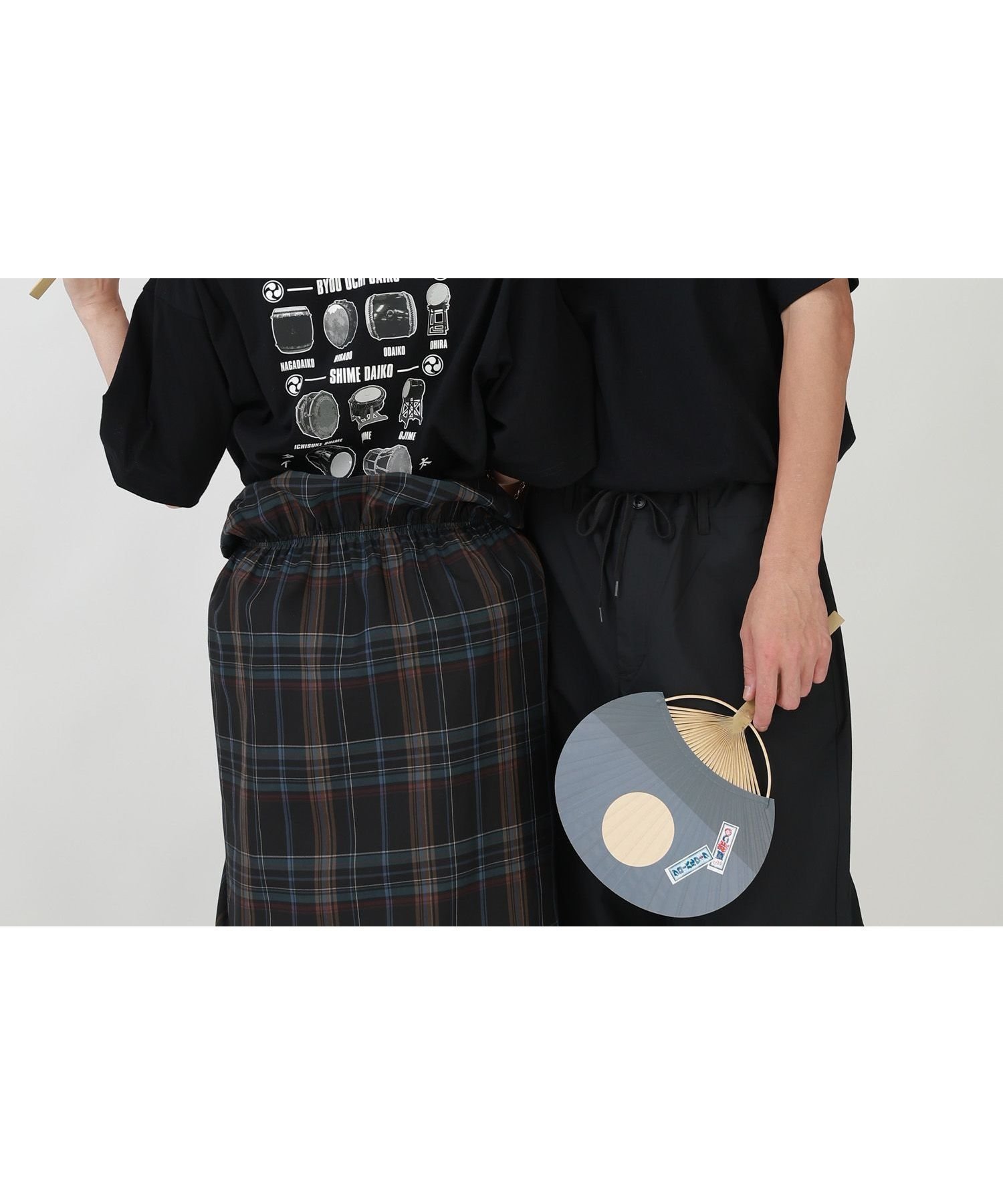 【グローバルワーク/GLOBAL WORK】のスーベニアTシャツ3/半袖/582246 インテリア・キッズ・メンズ・レディースファッション・服の通販 founy(ファニー) 　ファッション　Fashion　レディースファッション　Fashion for Women　トップス・カットソー　Cut & Sew Tops　シャツ・ブラウス・オフィスカジュアル　Elegant Blouses & Button-Ups　ロングTシャツ・Tシャツ　Longline T-Shirts & Tees　おすすめ　Recommended / Our Picks　イラスト　Illustration　グラフィック　Graphic, Graphic Design　プリント　Print, Printed Pattern　ミックス　Mix, Mixed Style　モチーフ　Motif, Design Theme　半袖　Short Sleeve, Half Sleeve　夏　Summer　ブラック/太鼓02|ID: prp329100004659321 ipo3291000000033924186