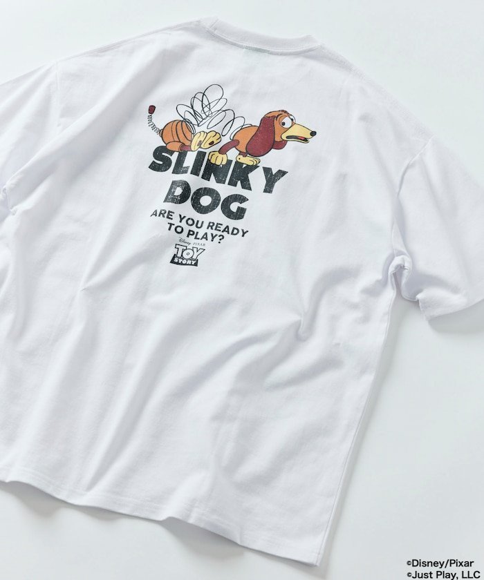 【フリークスストア/FREAK'S STORE】のTOY STORY/トイ・ストーリー 別注 ビッグシルエット バックプリント クルーネック Tシャツ/SLINKY DOG 【限定展開】 25SS インテリア・キッズ・メンズ・レディースファッション・服の通販 founy(ファニー) 　ファッション　Fashion　レディースファッション　Fashion for Women　トップス・カットソー　Cut & Sew Tops　シャツ・ブラウス・オフィスカジュアル　Elegant Blouses & Button-Ups　ロングTシャツ・Tシャツ　Longline T-Shirts & Tees　バッグ　Bags　キャラクター　Character, Licensed Characters　グラフィック　Graphic, Graphic Design　シンプル　Simple, Minimal　デニム　Denim, Jeans Material　トレンド　Trend, Trending Now　定番　Standard, Basic Item　人気　Popular, Best Seller　ビッグ　Big, Oversized　フレア　Flare, Flared　プリント　Print, Printed Pattern　ボトム　Bottoms, Lower Wear　別注　Limited Edition, Custom Order　ワンポイント　One Point, Statement Accent　S/S・春夏　SS, Spring/Summer, Warm Season　おすすめ　Recommended / Our Picks　犬　Dog　夏　Summer　2025年　2025　2025春夏・S/S　Spring/Summer 2025 SS25　ホワイト|ID: prp329100004659341 ipo3291000000033846492