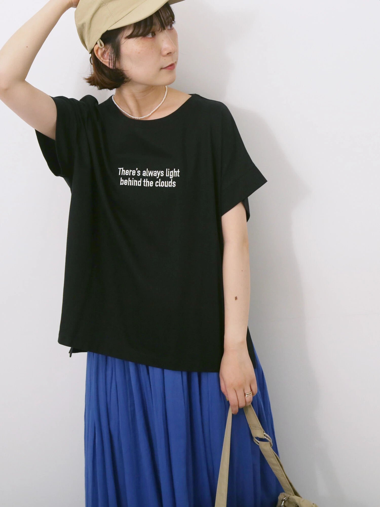 【サマンサモスモス/Samansa Mos2】のロゴ刺繍フレンチスリーブTシャツ インテリア・キッズ・メンズ・レディースファッション・服の通販 founy(ファニー) 　ファッション　Fashion　レディースファッション　Fashion for Women　トップス・カットソー　Cut & Sew Tops　シャツ・ブラウス・オフィスカジュアル　Elegant Blouses & Button-Ups　ロングTシャツ・Tシャツ　Longline T-Shirts & Tees　シンプル　Simple, Minimal　スリーブ　Sleeve, Long Sleeve / Short Sleeve　フレンチ　French, French Style　ワンポイント　One Point, Statement Accent　ブラック|ID: prp329100004659555 ipo3291000000033901518