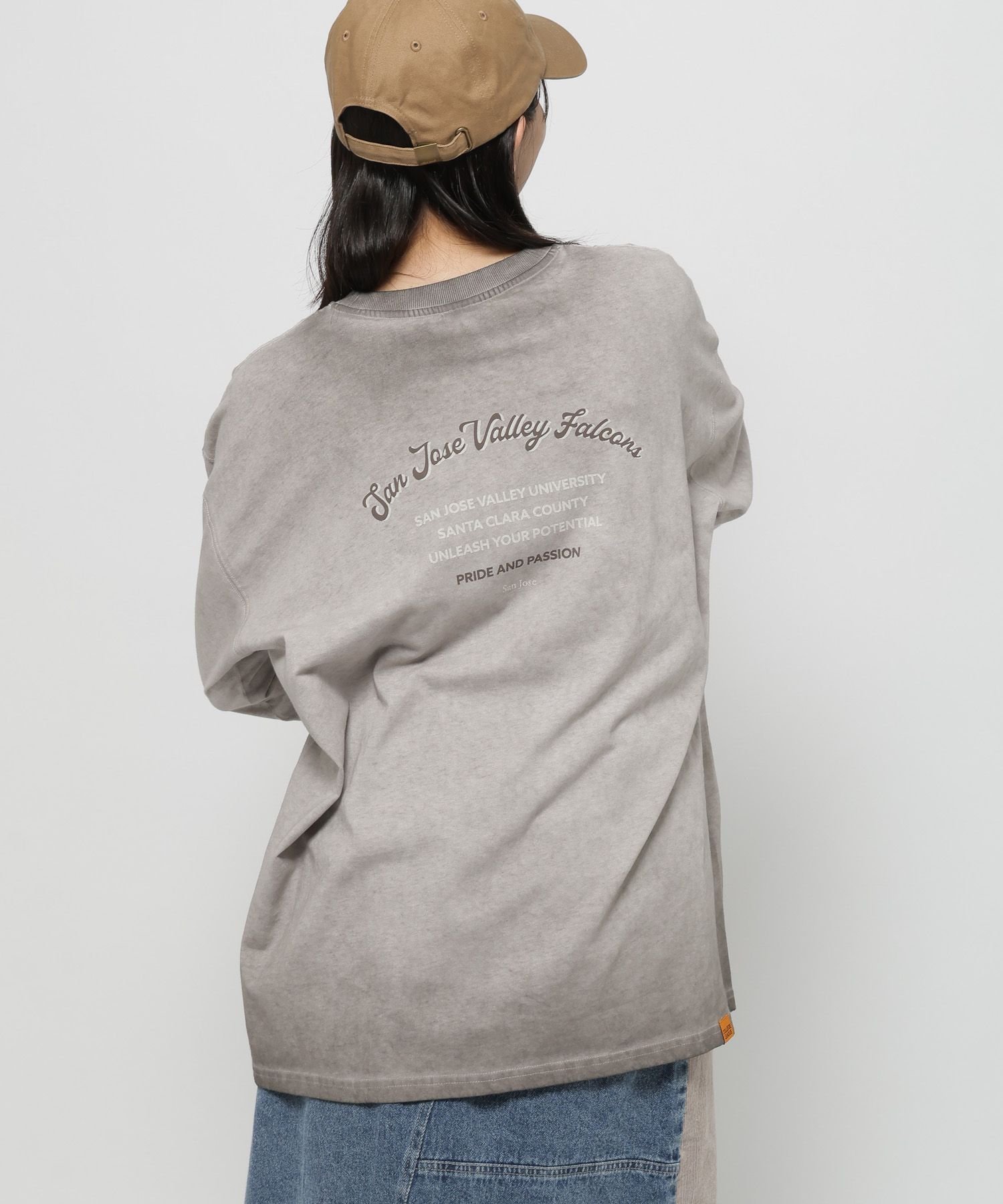 【ニコアンド/niko and】のフットボールフェードチュニックTシャツ インテリア・キッズ・メンズ・レディースファッション・服の通販 founy(ファニー) 　ファッション　Fashion　レディースファッション　Fashion for Women　トップス・カットソー　Cut & Sew Tops　シャツ・ブラウス・オフィスカジュアル　Elegant Blouses & Button-Ups　ロングTシャツ・Tシャツ　Longline T-Shirts & Tees　おすすめ　Recommended / Our Picks　スニーカー　Sneakers, Trainers　チュニック　Tunic, Long Top　デニム　Denim, Jeans Material　ハーフ　Half, Half-Length　プリント　Print, Printed Pattern　リラックス　Relax, Relaxed Fit　吸水　Absorbent, Quick-Dry　長袖　Long Sleeve, Full Sleeve　ブラウン|ID: prp329100004660203 ipo3291000000033725550
