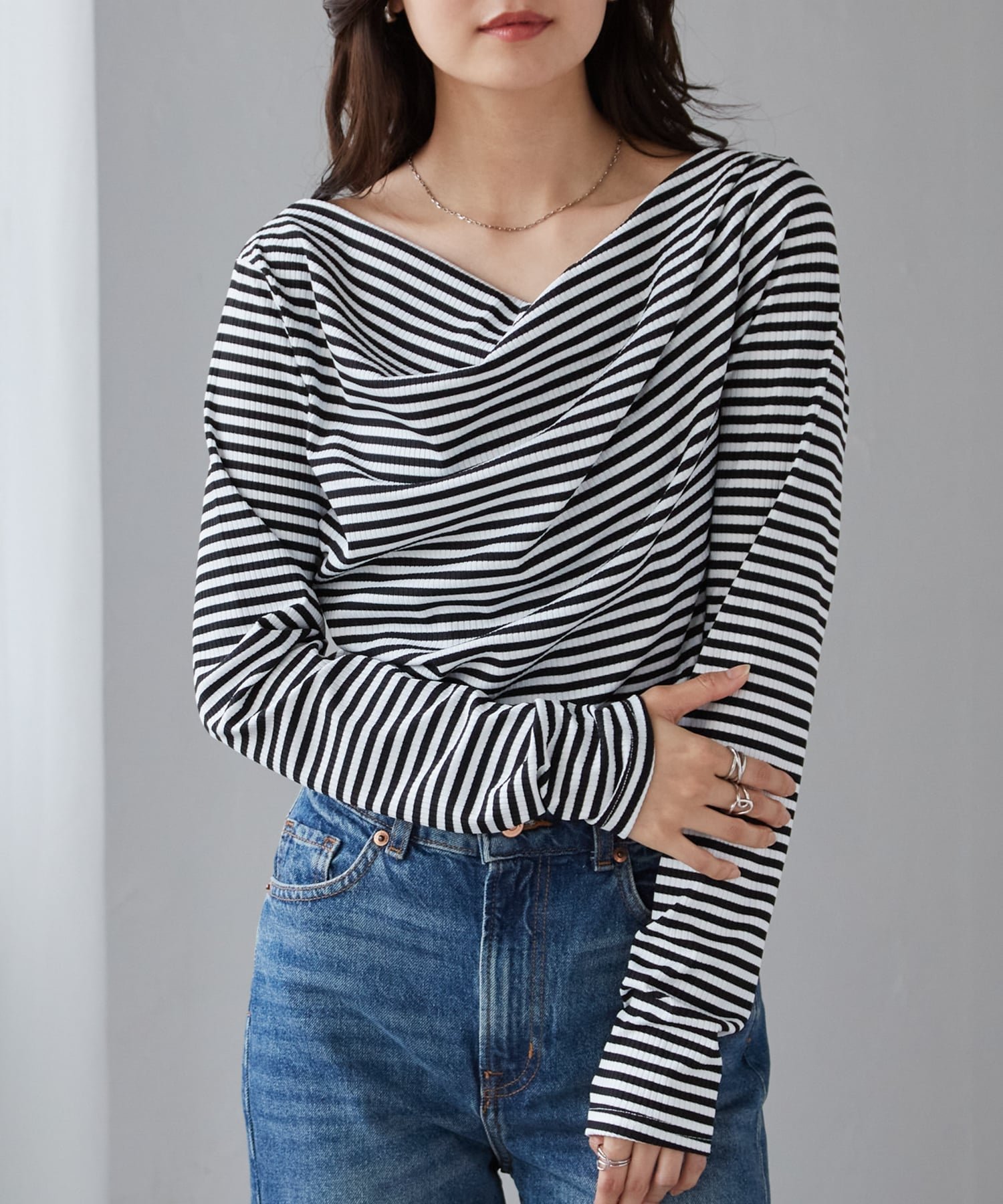 【ラナン/Ranan】のRanan/ドレープオフショルリブロンT インテリア・キッズ・メンズ・レディースファッション・服の通販 founy(ファニー) ファッション Fashion レディースファッション Fashion for Women トップス・カットソー Cut & Sew Tops ロングTシャツ・Tシャツ Longline T-Shirts & Tees カシュクール Wrap Design シンプル Simple, Minimal ジャケット Jacket, Outerwear タイトスカート Pencil Skirt, Tight Skirt デコルテ Décolleté, Neckline トレンド Trend, Trending Now ドレープ Drape, Draping Fabric フィット Fit, Slim Fit フェミニン Feminine, Girly ベーシック Basic, Essential ボーダー Border, Stripe ポケット Pocket, Pocket Detail エレガント 上品 Elegant BOR|ID: prp329100004660288 ipo3291000000034047935