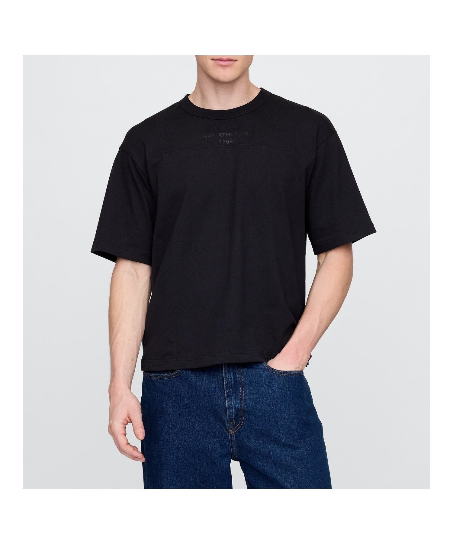 【ギャップ/GAP】のオーバーサイズ ATHLETICロゴ Tシャツ インテリア・キッズ・メンズ・レディースファッション・服の通販 founy(ファニー) 　ファッション　Fashion　レディースファッション　Fashion for Women　トップス・カットソー　Cut & Sew Tops　シャツ・ブラウス・オフィスカジュアル　Elegant Blouses & Button-Ups　ロングTシャツ・Tシャツ　Longline T-Shirts & Tees　おすすめ　Recommended / Our Picks　ダウン　Down, Puffer　フィット　Fit, Slim Fit　フロント　Front, Front Design　半袖　Short Sleeve, Half Sleeve　MOONLESS_NIGHT|ID: prp329100004660923 ipo3291000000033728528