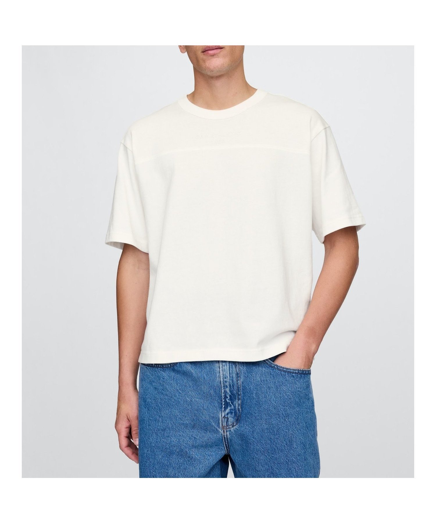【ギャップ/GAP】のオーバーサイズ ATHLETICロゴ Tシャツ インテリア・キッズ・メンズ・レディースファッション・服の通販 founy(ファニー) 　ファッション　Fashion　レディースファッション　Fashion for Women　トップス・カットソー　Cut & Sew Tops　シャツ・ブラウス・オフィスカジュアル　Elegant Blouses & Button-Ups　ロングTシャツ・Tシャツ　Longline T-Shirts & Tees　おすすめ　Recommended / Our Picks　ダウン　Down, Puffer　フィット　Fit, Slim Fit　フロント　Front, Front Design　半袖　Short Sleeve, Half Sleeve　NEW_OFF_WHITE_V2|ID: prp329100004660923 ipo3291000000033728529