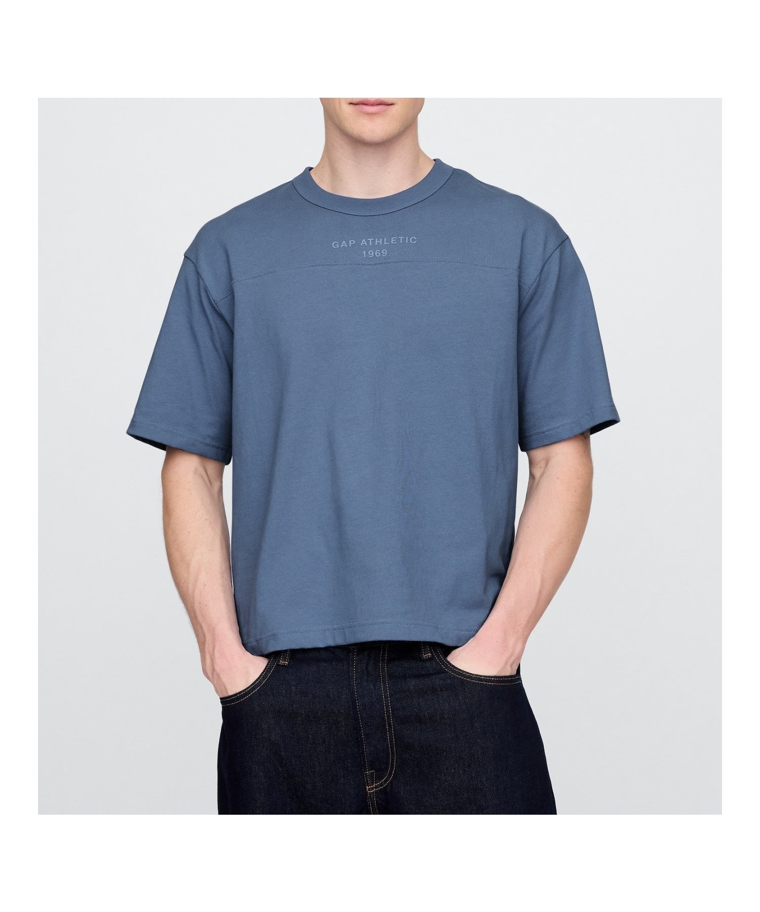 【ギャップ/GAP】のオーバーサイズ ATHLETICロゴ Tシャツ インテリア・キッズ・メンズ・レディースファッション・服の通販 founy(ファニー) 　ファッション　Fashion　レディースファッション　Fashion for Women　トップス・カットソー　Cut & Sew Tops　シャツ・ブラウス・オフィスカジュアル　Elegant Blouses & Button-Ups　ロングTシャツ・Tシャツ　Longline T-Shirts & Tees　おすすめ　Recommended / Our Picks　ダウン　Down, Puffer　フィット　Fit, Slim Fit　フロント　Front, Front Design　半袖　Short Sleeve, Half Sleeve　SOFT CORNFLOWER|ID: prp329100004660923 ipo3291000000033728530