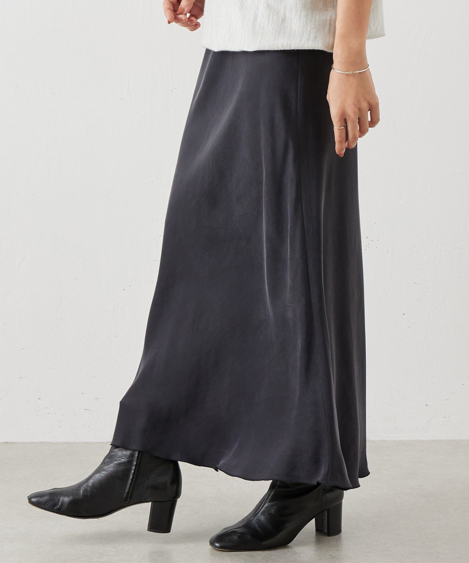 【ビアズリー/BEARDSLEY】のバックテールスカート インテリア・キッズ・メンズ・レディースファッション・服の通販 founy(ファニー) 　ファッション　Fashion　レディースファッション　Fashion for Women　スカート　Skirts　バッグ　Bags　アクセサリー　Fashion Accessories　ウォーター　Water　カットソー　Cut and Sewn Top　キュプラ　Cupro, Eco Fabric　ドレープ　Drape, Draping Fabric　ポケット　Pocket, Pocket Detail　リボン　Ribbon, Bow　再入荷　Restock / Back in Stock　おすすめ　Recommended / Our Picks　エレガント 上品　Elegant　ブラック|ID: prp329100004661260 ipo3291000000035027452