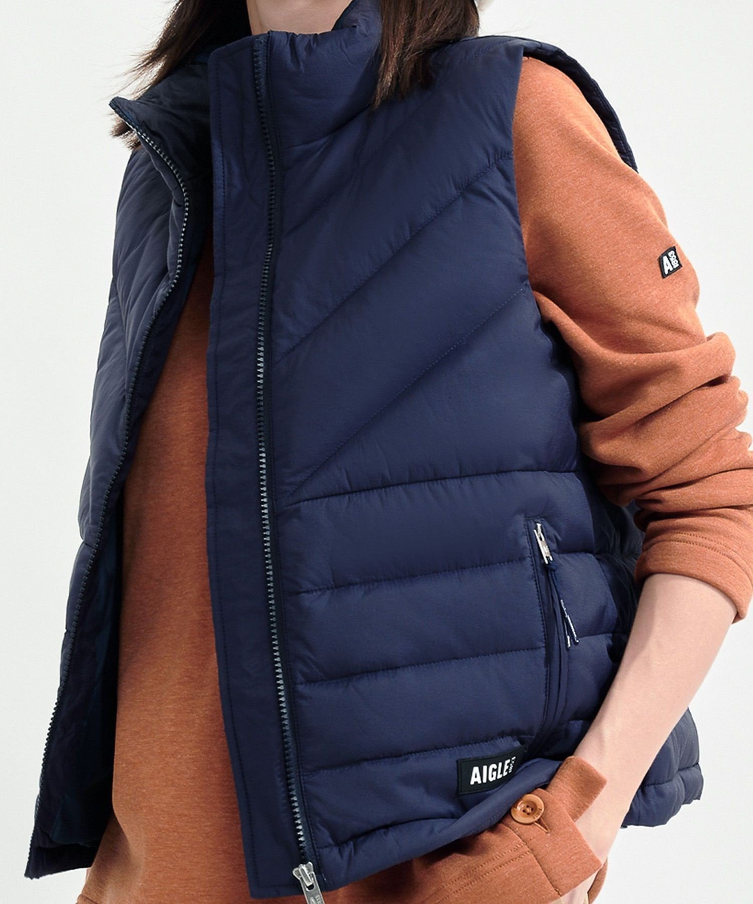 【エーグル/AIGLE】の撥水 キルティンナイロン ダウンベスト / キルティングベスト インテリア・キッズ・メンズ・レディースファッション・服の通販 founy(ファニー) 　ファッション　Fashion　レディースファッション　Fashion for Women　アウター　Coat / Outerwear Collection　トップス・カットソー　Cut & Sew Tops　ベスト&ジレ / 重ね着スタイル　Vests & Gilets　キルティング　Quilted, Quilting　シンプル　Simple, Minimal　スクエア　Square, Square Shape　スタンド　Stand Collar, Upright Stand　ダウン　Down, Puffer　パターン　Pattern, Design Print　フィット　Fit, Slim Fit　ベスト　Vest, Waistcoat　レギュラー　Regular, Standard Fit　ネイビー|ID: prp329100004661342 ipo3291000000033730812