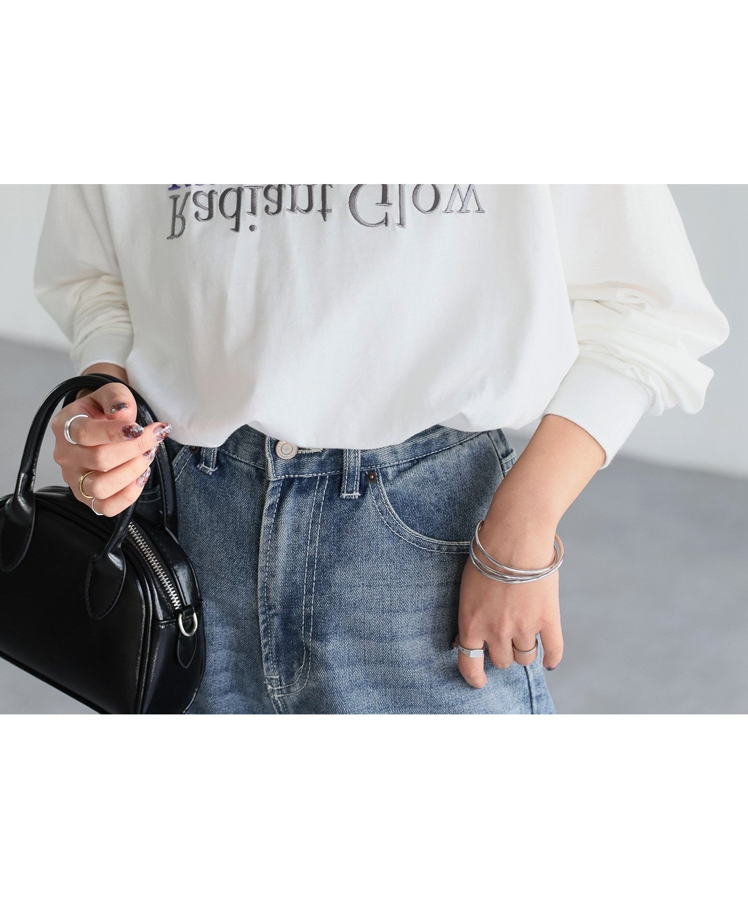 【リベリー/Riberry】の反転ロゴ刺繍ロンT/綿100%Tシャツ インテリア・キッズ・メンズ・レディースファッション・服の通販 founy(ファニー) 　ファッション　Fashion　レディースファッション　Fashion for Women　トップス・カットソー　Cut & Sew Tops　シャツ・ブラウス・オフィスカジュアル　Elegant Blouses & Button-Ups　ロングTシャツ・Tシャツ　Longline T-Shirts & Tees　インナー　Innerwear　カーゴパンツ　Cargo Pants, Utility Pants　ショルダー　Shoulder, Shoulder Strap　シンプル　Simple, Minimal　デニム　Denim, Jeans Material　ドロップ　Drop Shoulder, Dropped Style　定番　Standard, Basic Item　長袖　Long Sleeve, Full Sleeve　ミニスカート　Mini Skirt, Short Skirt　ルーズ　Loose, Oversized　冬　Winter / This Winter　おすすめ　Recommended / Our Picks　夏　Summer　ホワイト×パープル|ID: prp329100004661402 ipo3291000000034631554