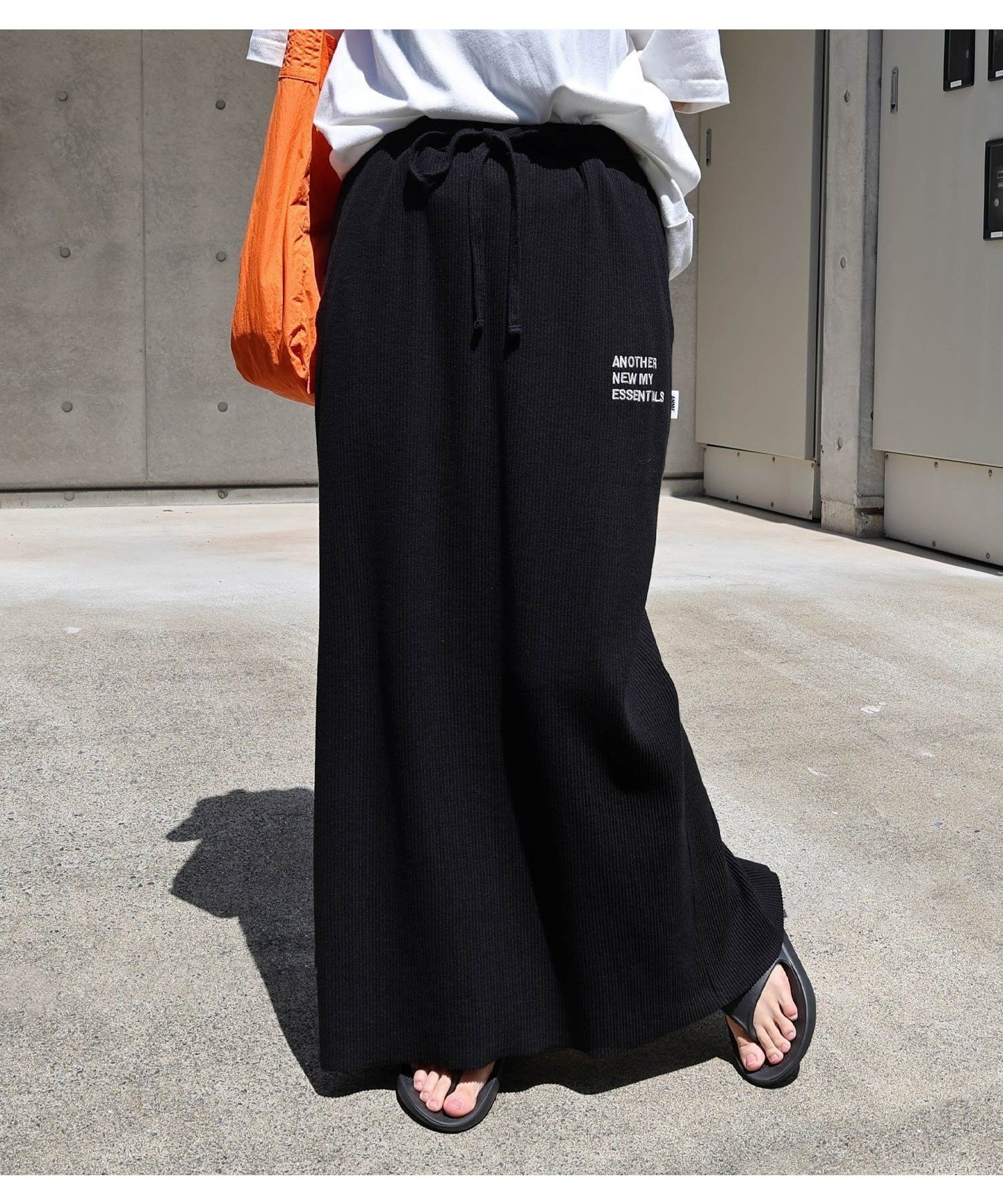 【アンドミー/andme】のセルフカット リブ ANME エンブロイダリー ロゴ タイトスカート ANME アンメ 人気、トレンドファッション・服の通販 founy(ファニー) 　ファッション　Fashion　レディースファッション　Fashion for Women　スカート　Skirts　エンブロイダリー　Embroidery Design　タイトスカート　Pencil Skirt, Tight Skirt　フィット　Fit, Slim Fit　ポケット　Pocket, Pocket Detail　別注　Limited Edition, Custom Order　楽ちん　Easy Fit, Comfortable　 other-1|ID: prp329100004661429 ipo3291000000033799593