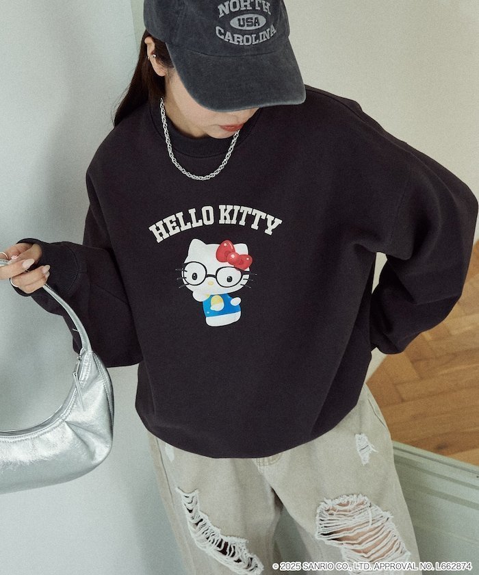 【フリークスストア/FREAK'S STORE】のHELLO KITTY/ハローキティ 眼鏡 カレッジ風スウェット 限定展開 インテリア・キッズ・メンズ・レディースファッション・服の通販 founy(ファニー) 　ファッション　Fashion　レディースファッション　Fashion for Women　トップス・カットソー　Cut & Sew Tops　レディースパーカー・カジュアルフーディー　Casual Hoodies & Sweatshirts　スウェット・クルーネックトップス　Sweatshirts & Crewnecks / Relaxed Fit Sweat Tops　冬　Winter / This Winter　スウェット / スエット　Sweatshirt, Sweatwear　A/W・秋冬　Autumn/Winter　チャコールグレー|ID: prp329100004661438 ipo3291000000033872286