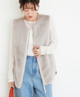 【ルクールブラン/le.coeur blanc】のフェイクファームートンベスト 人気、トレンドファッション・服の通販 founy(ファニー) ファッション Fashion レディースファッション Fashion for Women アウター Coat / Outerwear Collection トップス・カットソー Cut & Sew Tops ベスト&ジレ / 重ね着スタイル Vests & Gilets おすすめ Recommended / Our Picks なめらか Smooth, Silky Texture インナー Innerwear カットソー Cut and Sewn Top ショルダー Shoulder, Shoulder Strap トレンド Trend, Trending Now フェイクファー Faux Fur, Imitation Fur フェイクムートン Faux Shearling, Faux Mouton ムートン Shearling, Mouton エレガント 上品 Elegant |ID:prp329100004661503