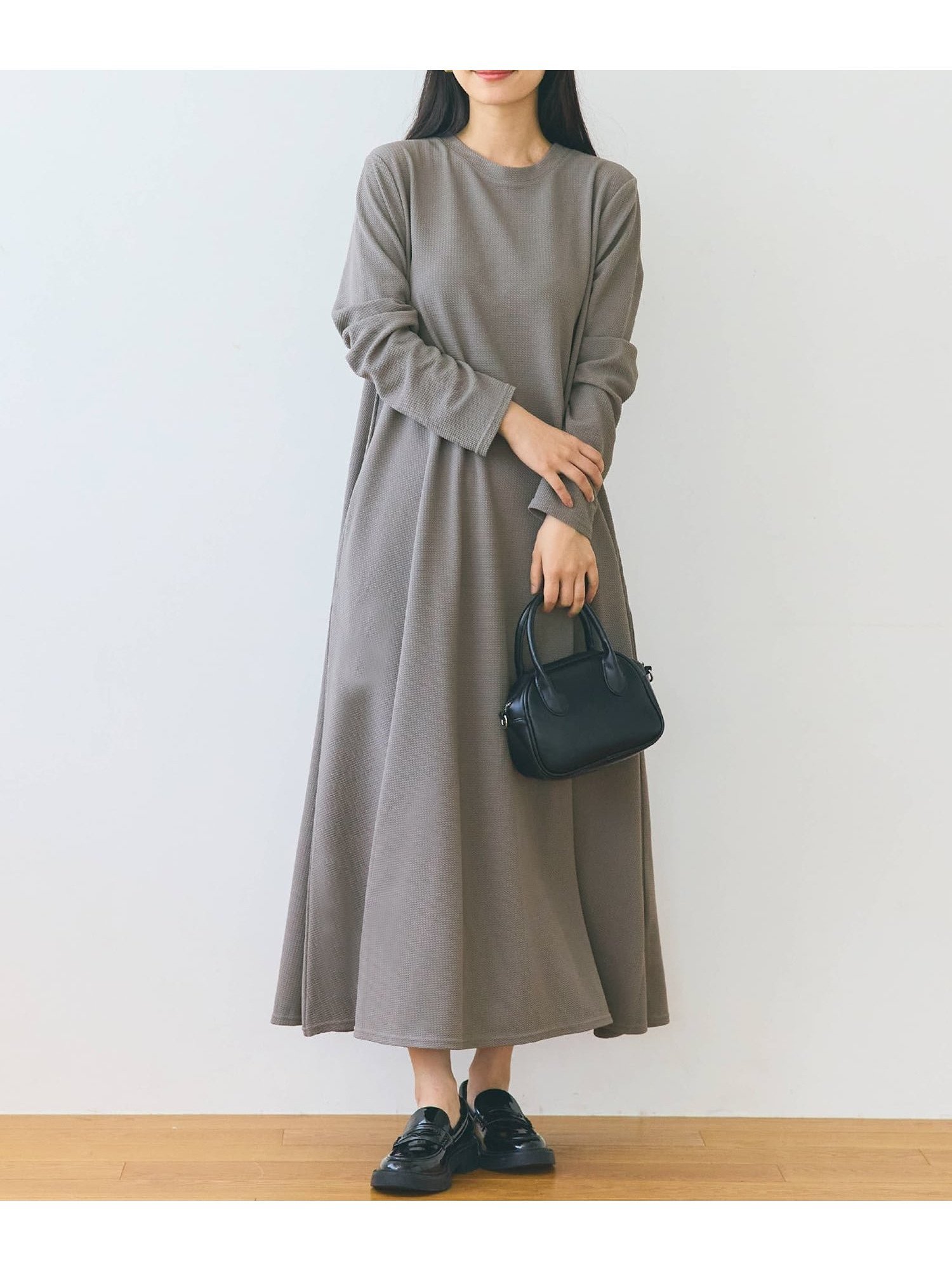 【コカ/COCA】のエンボス加工Aラインフレアワンピース インテリア・キッズ・メンズ・レディースファッション・服の通販 founy(ファニー) 　ファッション　Fashion　レディースファッション　Fashion for Women　ワンピース　Dresses　スウェット / スエット　Sweatshirt, Sweatwear　ストレッチ　Stretch, Stretchy Fabric　定番　Standard, Basic Item　長袖　Long Sleeve, Full Sleeve　フレア　Flare, Flared　ポケット　Pocket, Pocket Detail　リアル　Real, Realistic　ロング　Long, Long-Length　旅行　Travel　2025年　2025　2025-2026秋冬・A/W　Autumn/Winter 2025–26 AW25–26　Dk.beige|ID: prp329100004661689 ipo3291000000033955710