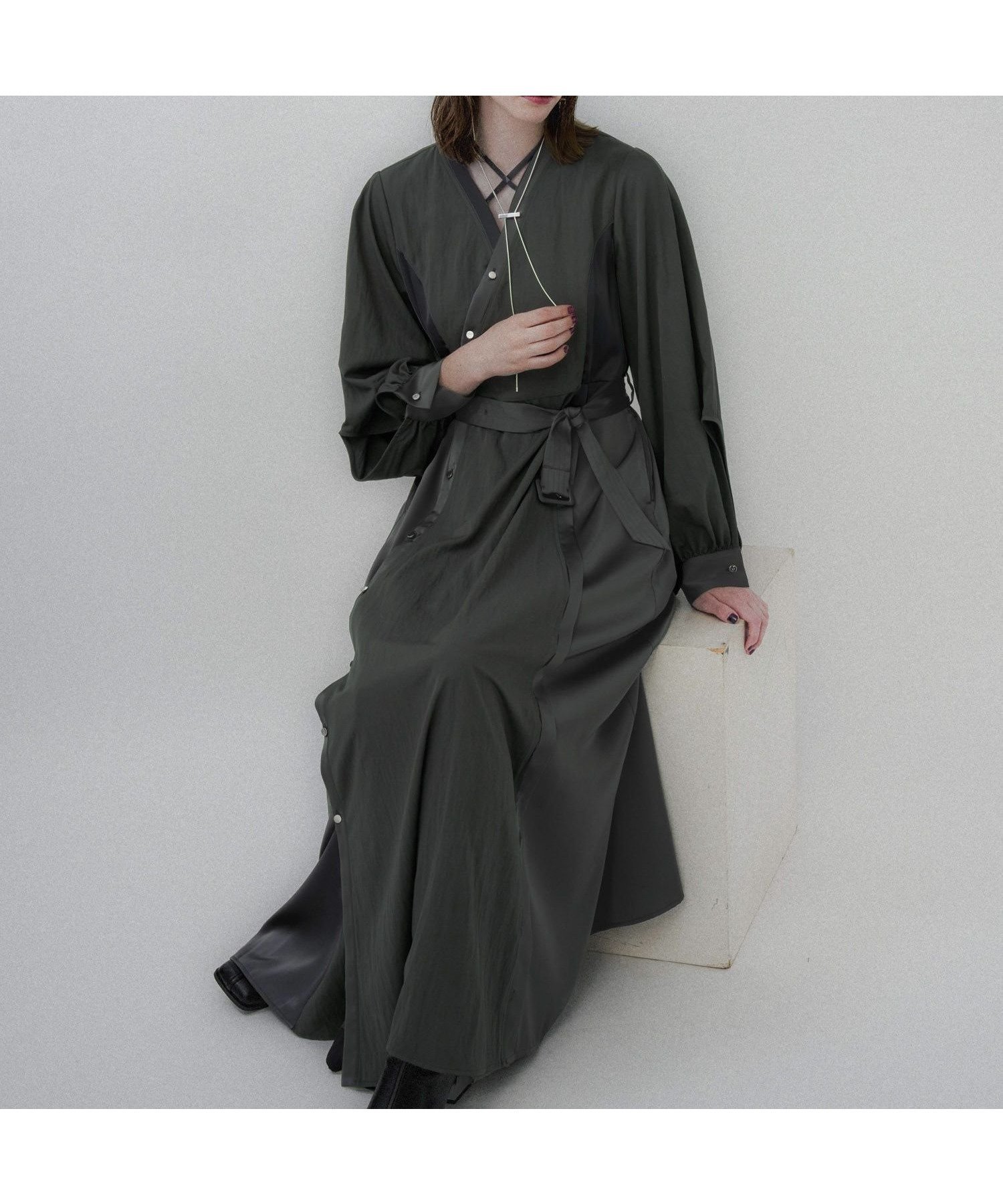 【ハレ/HARE】のJAPOMODEワンピース インテリア・キッズ・メンズ・レディースファッション・服の通販 founy(ファニー) 　ファッション　Fashion　レディースファッション　Fashion for Women　ワンピース　Dresses　ウェーブ　Wavy Pattern　サテン　Satin, Glossy Fabric　ショート　Short, Short Length　ストレート　Straight, Straight Cut　スリット　Slit, Slit Detail　フォルム　Silhouette, Form　メタル　Metal, Metal Parts　ロング　Long, Long-Length　ワイド　Wide, Wide Fit　エレガント 上品　Elegant　グレーグリーン18|ID: prp329100004661730 ipo3291000000033827912