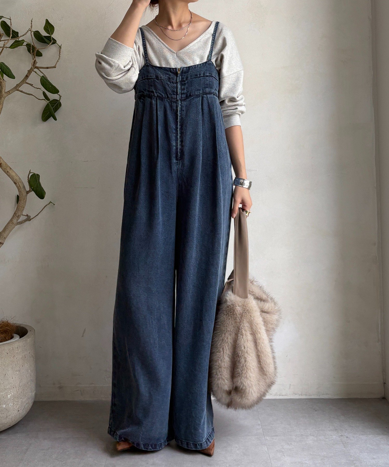 【ドゥドゥ/DouDou】のデニムビスチェサロペット インテリア・キッズ・メンズ・レディースファッション・服の通販 founy(ファニー) 　ファッション　Fashion　レディースファッション　Fashion for Women　トップス・カットソー　Cut & Sew Tops　ビスチェ　Bustiers & Corset Tops / Layered Bustier Style　ワンピース　Dresses　サロペット&オールインワン　Dungarees & Jumpsuit Styles　2025年　2025　2025-2026秋冬・A/W　Autumn/Winter 2025–26 AW25–26　冬　Winter / This Winter　コンパクト　Compact, Small Size　サロペット　Overalls, Salopette　デニム　Denim, Jeans Material　ワイド　Wide, Wide Fit　再入荷　Restock / Back in Stock　A/W・秋冬　Autumn/Winter　雑誌　Magazine, Fashion Magazine　ブルー|ID: prp329100004661746 ipo3291000000033827155