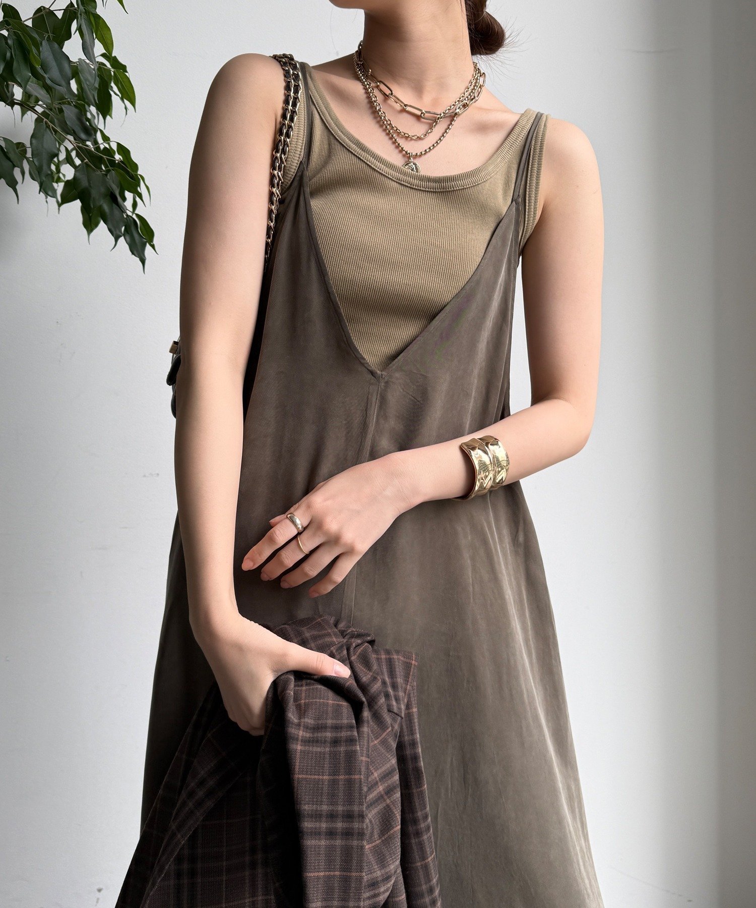【ドゥドゥ/DouDou】のキュプラキャミワンピース 人気、トレンドファッション・服の通販 founy(ファニー) 　ファッション　Fashion　レディースファッション　Fashion for Women　ワンピース　Dresses　キャミソールワンピース　Camisole Dresses　秋　Autumn　カットソー　Cut and Sewn Top　カーディガン　Cardigan, Knitwear　ジャケット　Jacket, Outerwear　雑誌　Magazine, Fashion Magazine　タートルネック　Turtleneck, High Neck　A/W・秋冬　Autumn/Winter　冬　Winter / This Winter　再入荷　Restock / Back in Stock　2025年　2025　2025-2026秋冬・A/W　Autumn/Winter 2025–26 AW25–26　 other-1|ID: prp329100004661848 ipo3291000000033732468