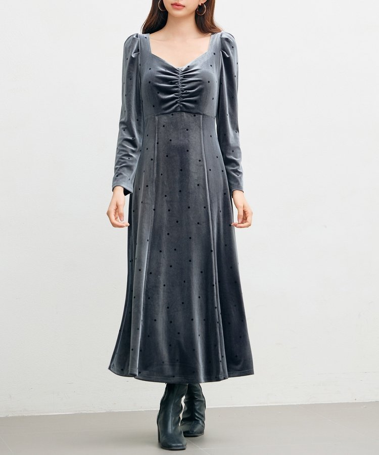 【セゾンドパピヨン/SAISON DE PAPILLON】のドットプリントベロアロングワンピース 人気、トレンドファッション・服の通販 founy(ファニー) 　ファッション　Fashion　レディースファッション　Fashion for Women　ワンピース　Dresses　シャーリング　Shirring, Ruched　ショルダー　Shoulder, Shoulder Strap　ドット　Polka Dot, Dot Pattern　フェミニン　Feminine, Girly　プリント　Print, Printed Pattern　ベロア　Velour, Soft Velvet　ロング　Long, Long-Length　A/W・秋冬　Autumn/Winter　 other-1|ID: prp329100004661922 ipo3291000000033813823