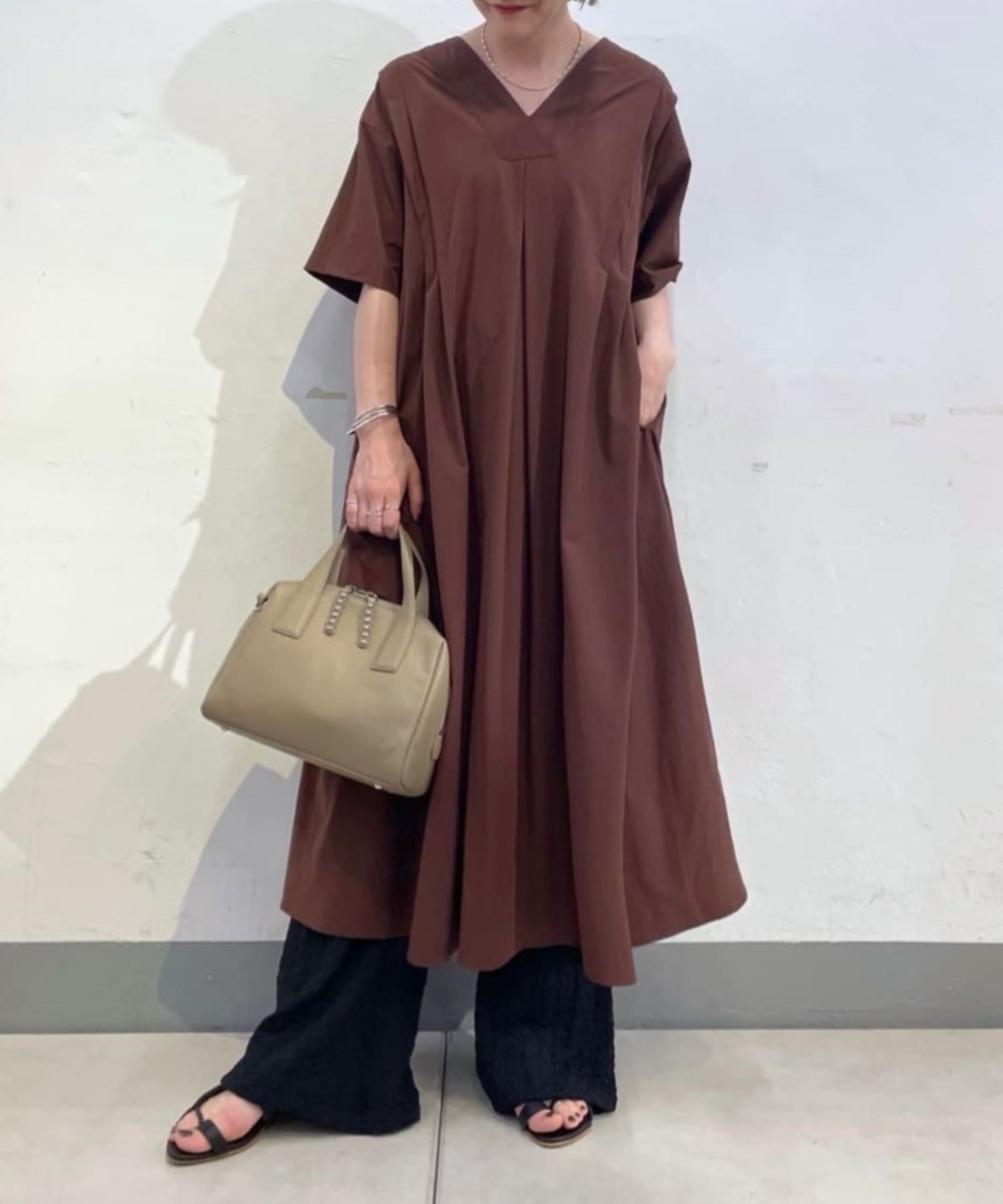 【イア パピヨネ/ear PAPILLONNER】のNEW前後ワンピース【SUM1 STYLE(スミスタイル)】 インテリア・キッズ・メンズ・レディースファッション・服の通販 founy(ファニー) 　ファッション　Fashion　レディースファッション　Fashion for Women　ワンピース　Dresses　エレガント 上品　Elegant　センター　Center, Center Line　ポケット　Pocket, Pocket Detail　ラウンド　Round, Round Neck　ブラウン|ID: prp329100004661946 ipo3291000000033828165