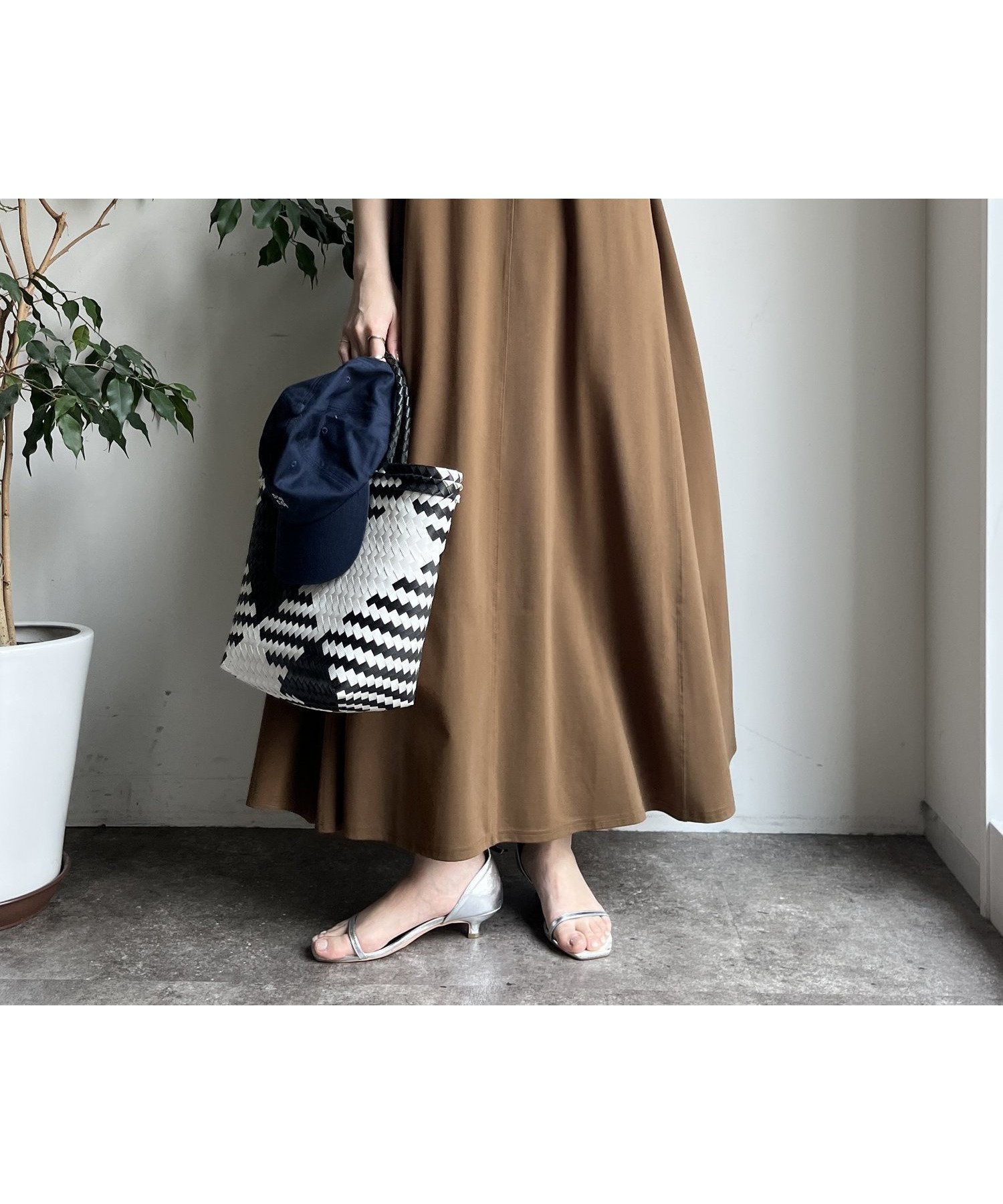 【ドゥドゥ/DouDou】のシルケットスムースフレアカットワンピース インテリア・キッズ・メンズ・レディースファッション・服の通販 founy(ファニー) 　ファッション　Fashion　レディースファッション　Fashion for Women　ワンピース　Dresses　2025年　2025　2025春夏・S/S　Spring/Summer 2025 SS25　シルク　Silk, 100% Silk　シルケット　Silket, Silky Cotton　シンプル　Simple, Minimal　フレア　Flare, Flared　再入荷　Restock / Back in Stock　切替　Switching, Contrast Panel　夏　Summer　S/S・春夏　SS, Spring/Summer, Warm Season　雑誌　Magazine, Fashion Magazine　オリーブ|ID: prp329100004662026 ipo3291000000033733226