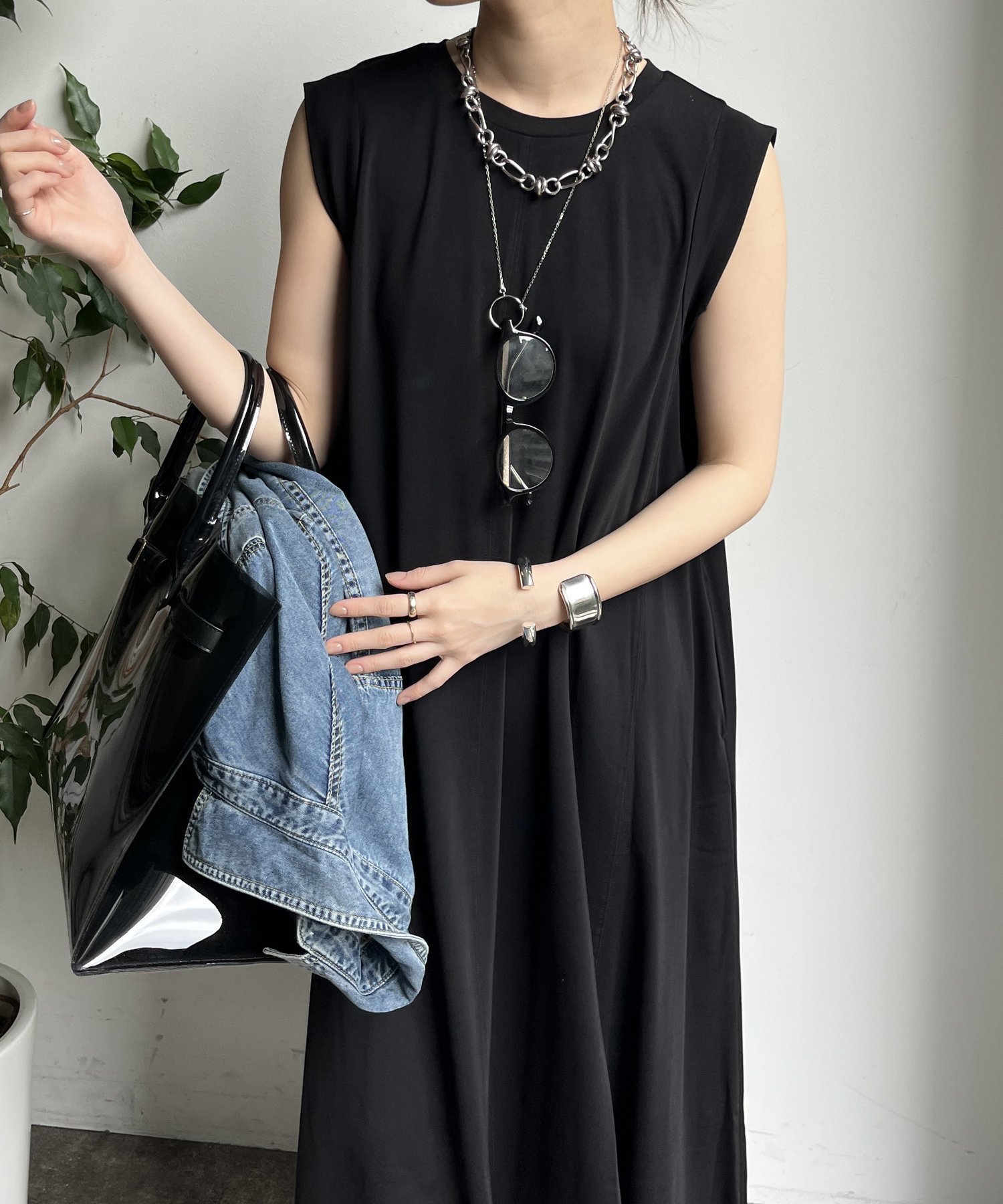【ドゥドゥ/DouDou】のシルケットスムースフレアカットワンピース インテリア・キッズ・メンズ・レディースファッション・服の通販 founy(ファニー) 　ファッション　Fashion　レディースファッション　Fashion for Women　ワンピース　Dresses　2025年　2025　2025春夏・S/S　Spring/Summer 2025 SS25　シルク　Silk, 100% Silk　シルケット　Silket, Silky Cotton　シンプル　Simple, Minimal　フレア　Flare, Flared　再入荷　Restock / Back in Stock　切替　Switching, Contrast Panel　夏　Summer　S/S・春夏　SS, Spring/Summer, Warm Season　雑誌　Magazine, Fashion Magazine　ブラック|ID: prp329100004662026 ipo3291000000033733229